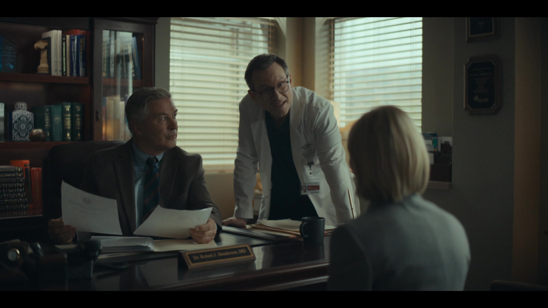 Dr_Death_S01E05_The_and_in_the_Bed_1080p_ASRO_001425.jpg