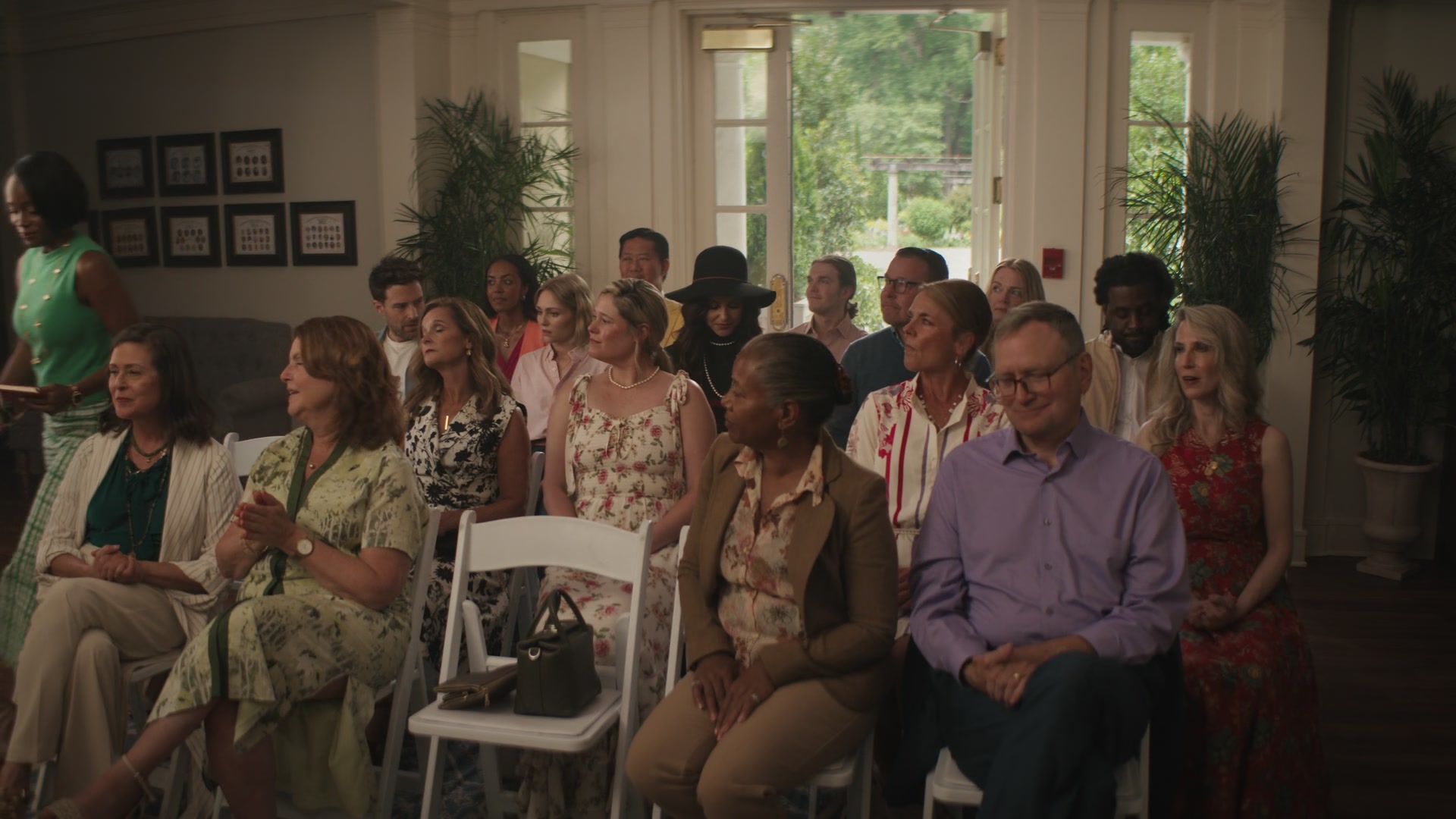Grosse_Pointe_Garden_Society_S01E01_1080p_ASRO_002344.jpg