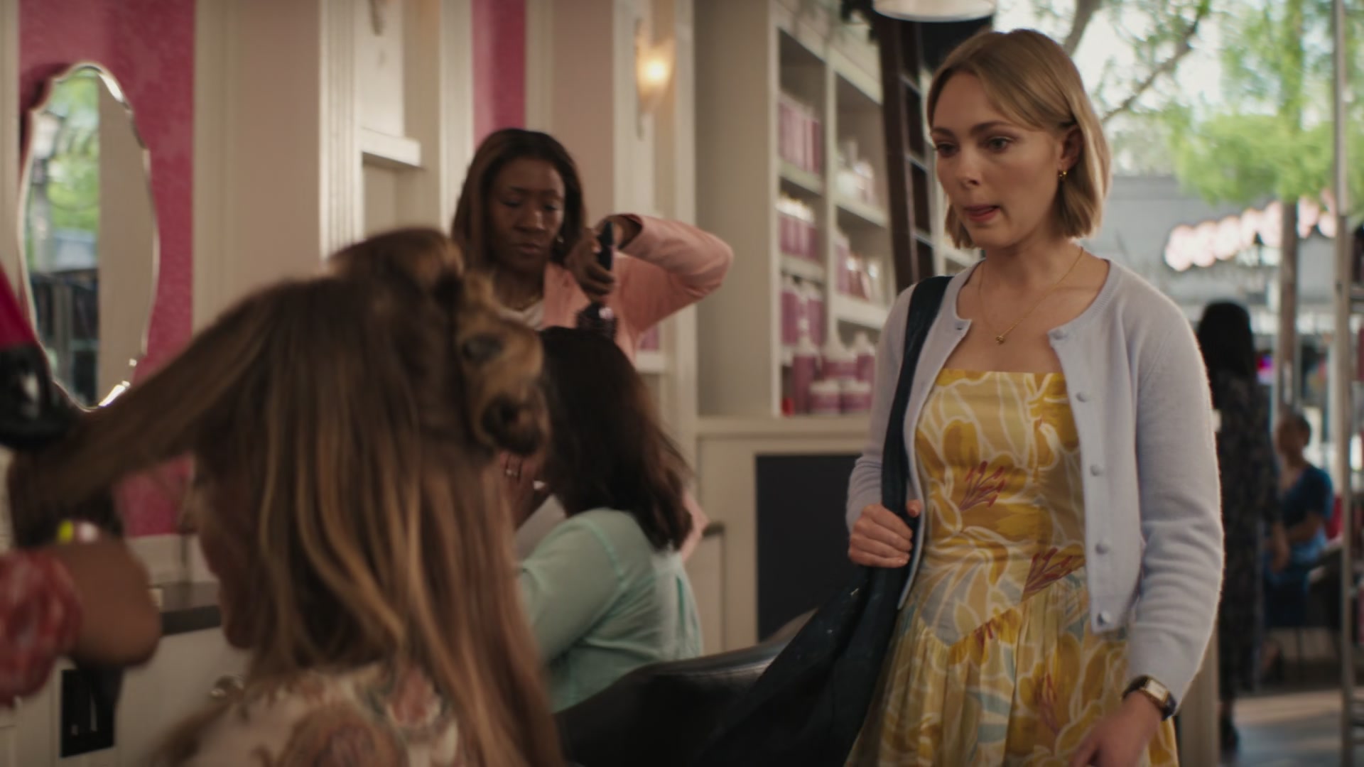 Grosse_Pointe_Garden_Society_S01E01_1080p_ASRO_005029.jpg Grosse_Pointe_Garden_Society_S01E01_1080p_ASRO_005029.jpg