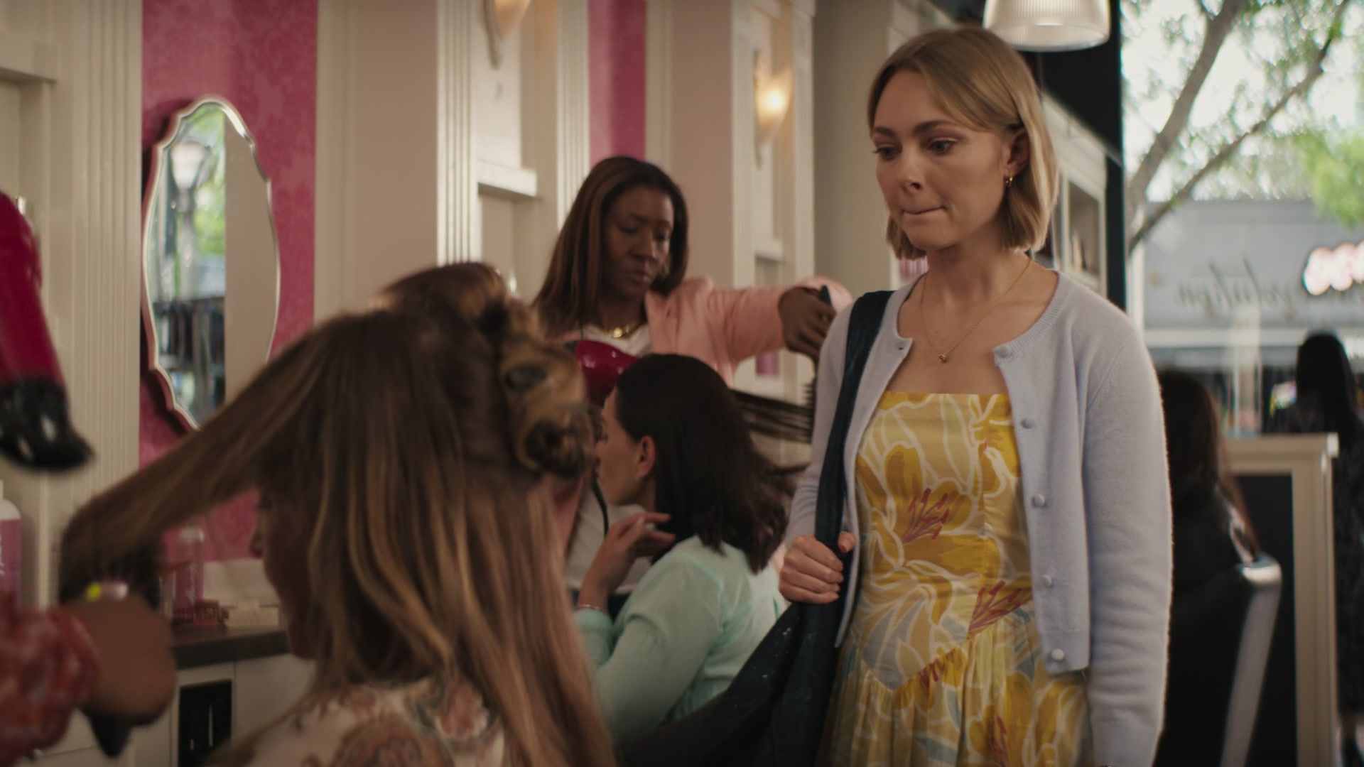 Grosse_Pointe_Garden_Society_S01E01_1080p_ASRO_005031.jpg