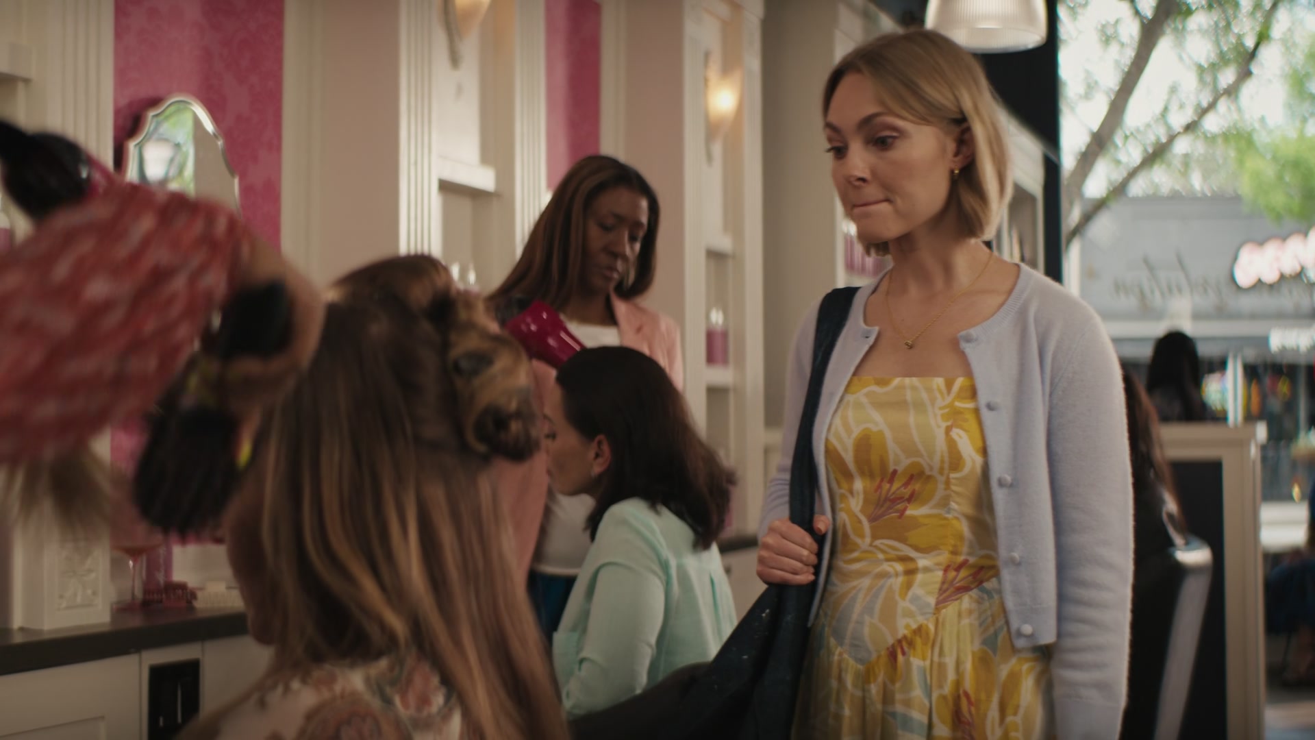 Grosse_Pointe_Garden_Society_S01E01_1080p_ASRO_005033.jpg Grosse_Pointe_Garden_Society_S01E01_1080p_ASRO_005033.jpg