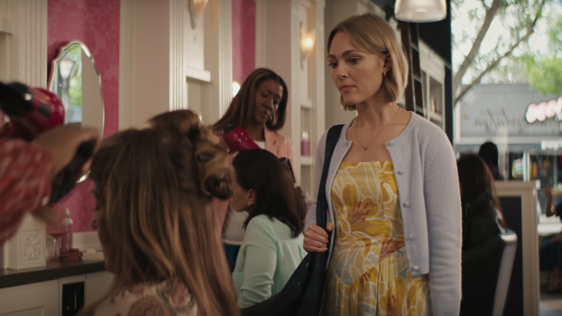 Grosse_Pointe_Garden_Society_S01E01_1080p_ASRO_005034.jpg Grosse_Pointe_Garden_Society_S01E01_1080p_ASRO_005034.jpg