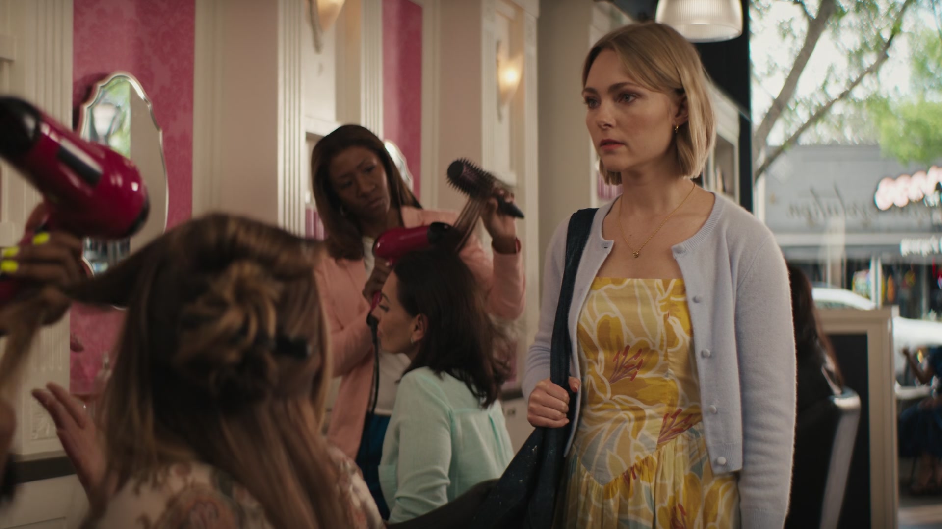 Grosse_Pointe_Garden_Society_S01E01_1080p_ASRO_005045.jpg