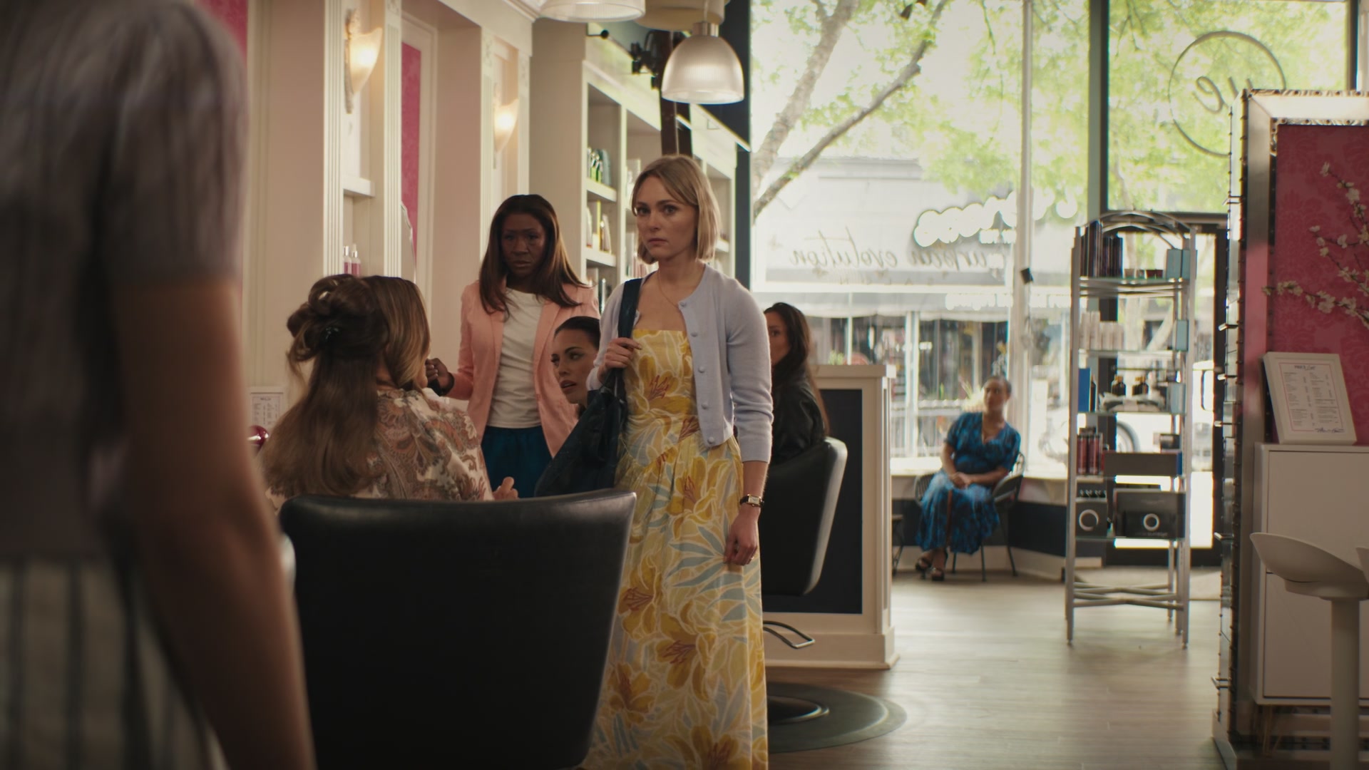 Grosse_Pointe_Garden_Society_S01E01_1080p_ASRO_005134.jpg Grosse_Pointe_Garden_Society_S01E01_1080p_ASRO_005134.jpg