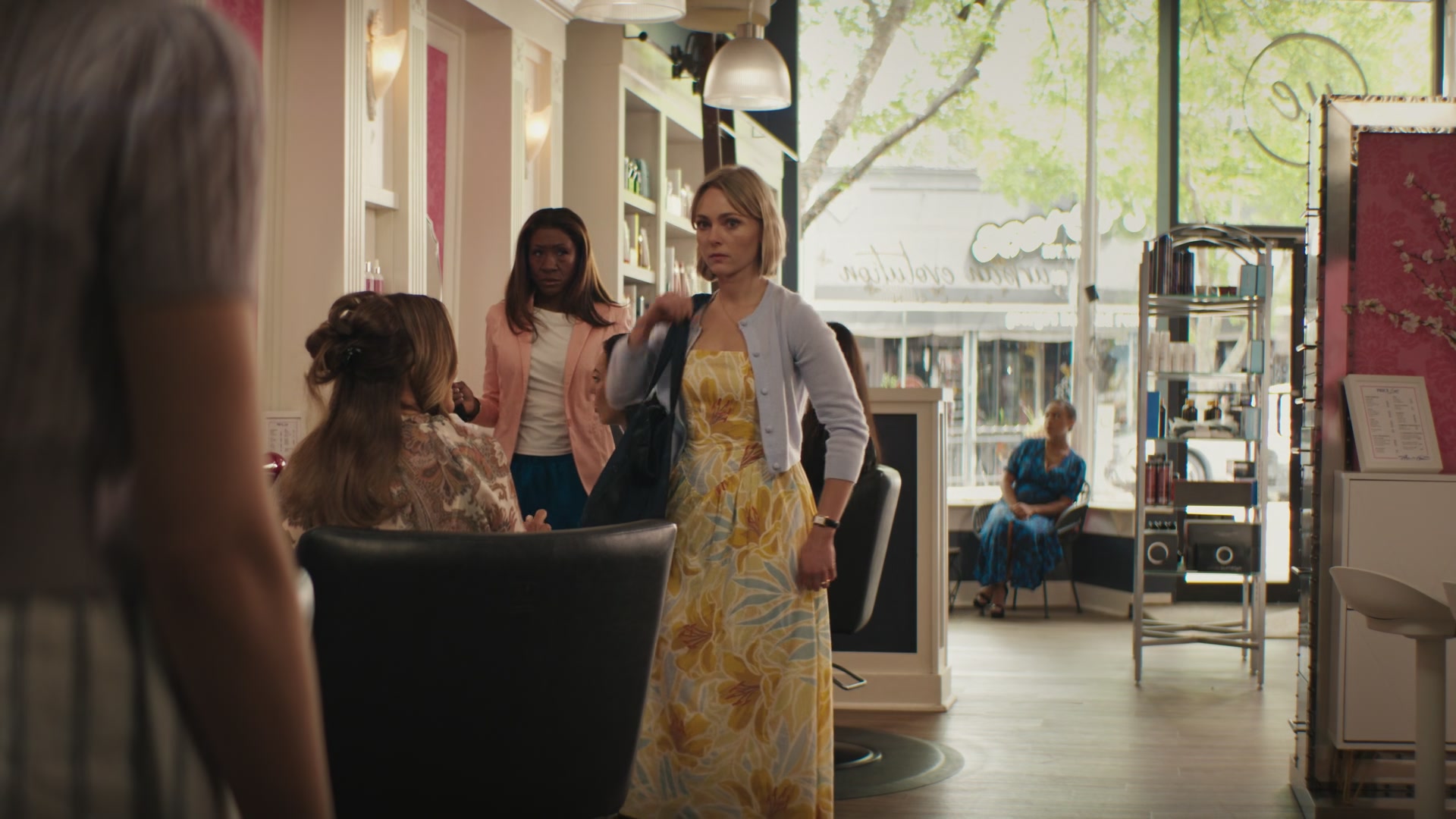 Grosse_Pointe_Garden_Society_S01E01_1080p_ASRO_005135.jpg