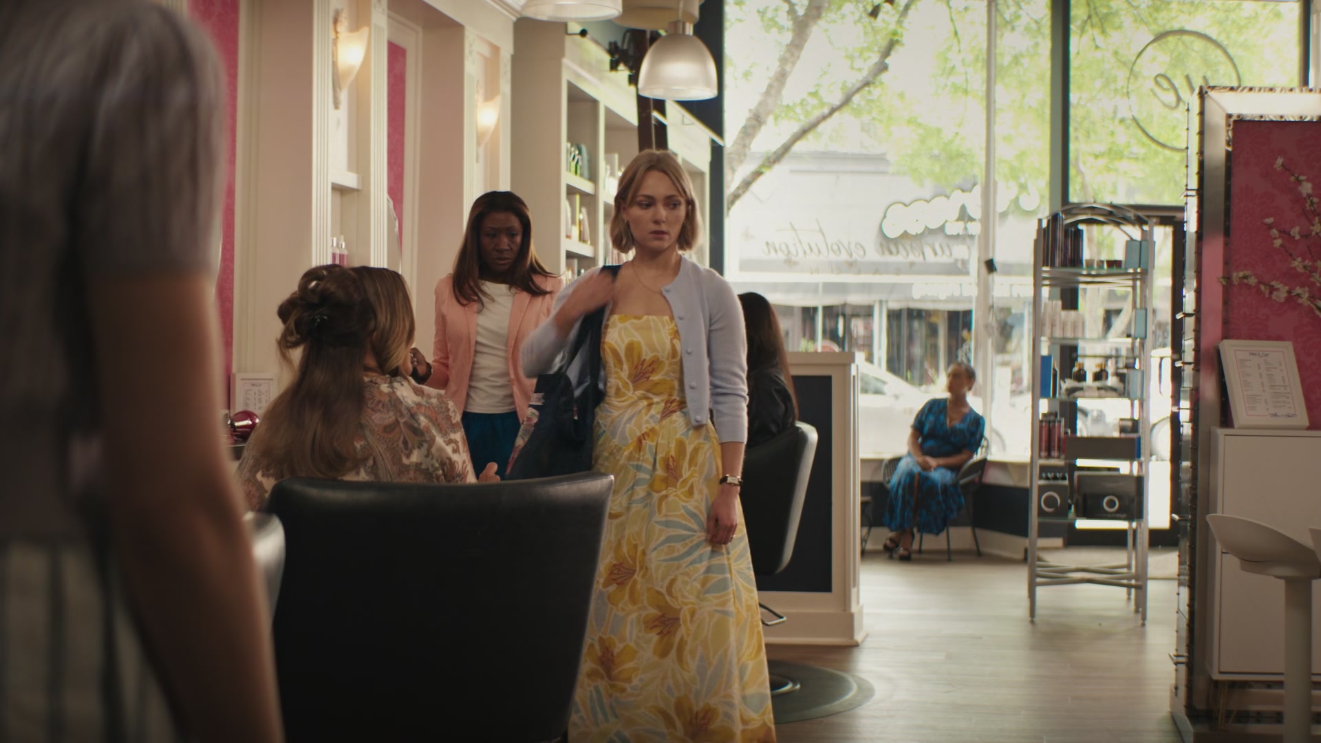 Grosse_Pointe_Garden_Society_S01E01_1080p_ASRO_005137.jpg