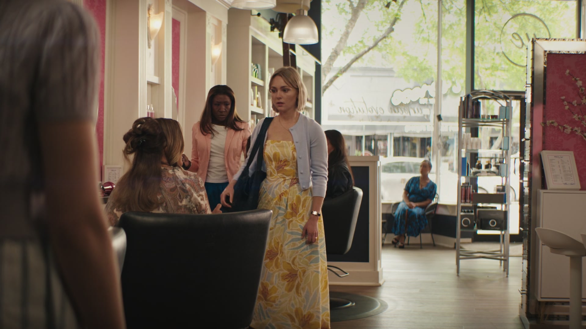 Grosse_Pointe_Garden_Society_S01E01_1080p_ASRO_005138.jpg Grosse_Pointe_Garden_Society_S01E01_1080p_ASRO_005138.jpg