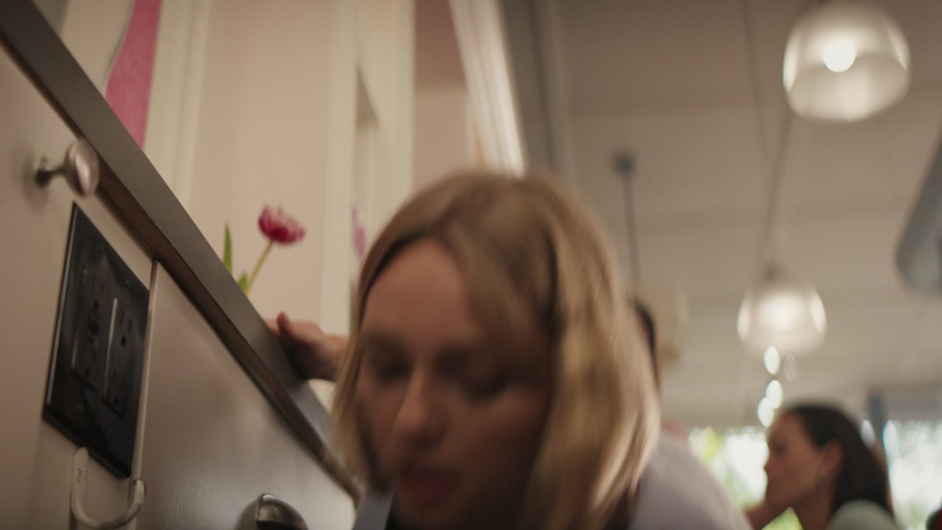 Grosse_Pointe_Garden_Society_S01E01_1080p_ASRO_005142.jpg