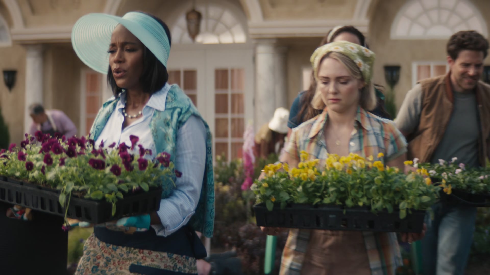 Grosse_Pointe_Garden_Society_S01E03_1080p_ASRO_001040.jpg