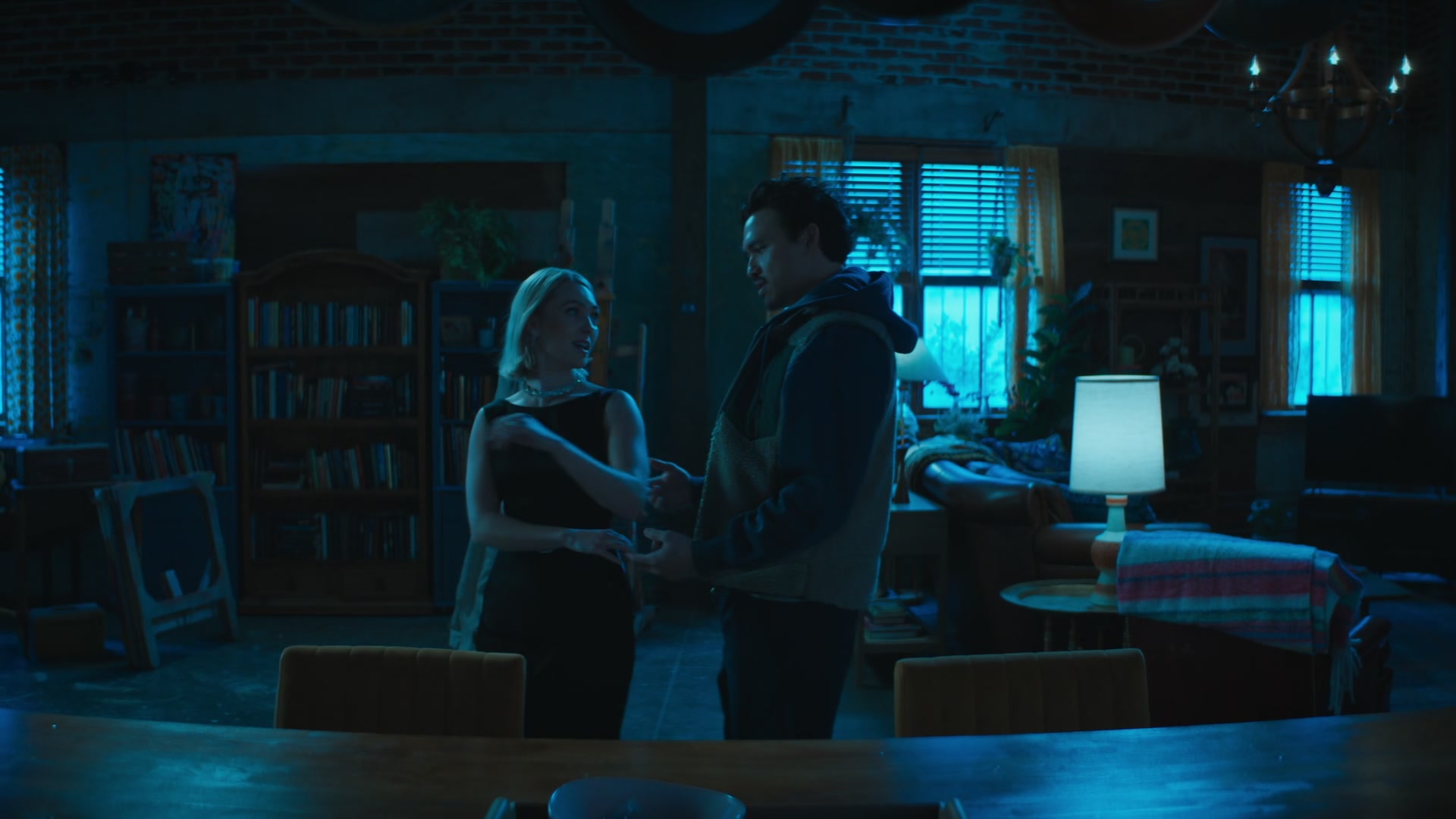 Grosse_Pointe_Garden_Society_S01E04_1080p_ASRO_000189.jpg