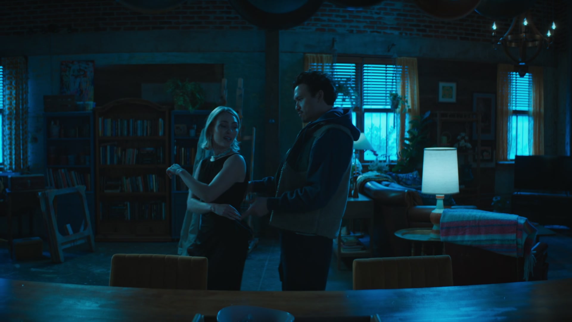 Grosse_Pointe_Garden_Society_S01E04_1080p_ASRO_000190.jpg