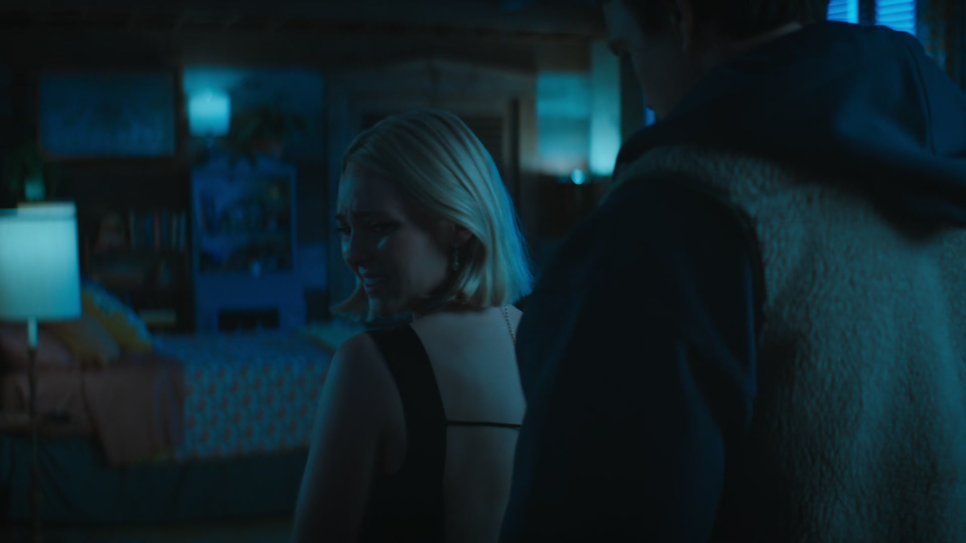 Grosse_Pointe_Garden_Society_S01E04_1080p_ASRO_000193.jpg