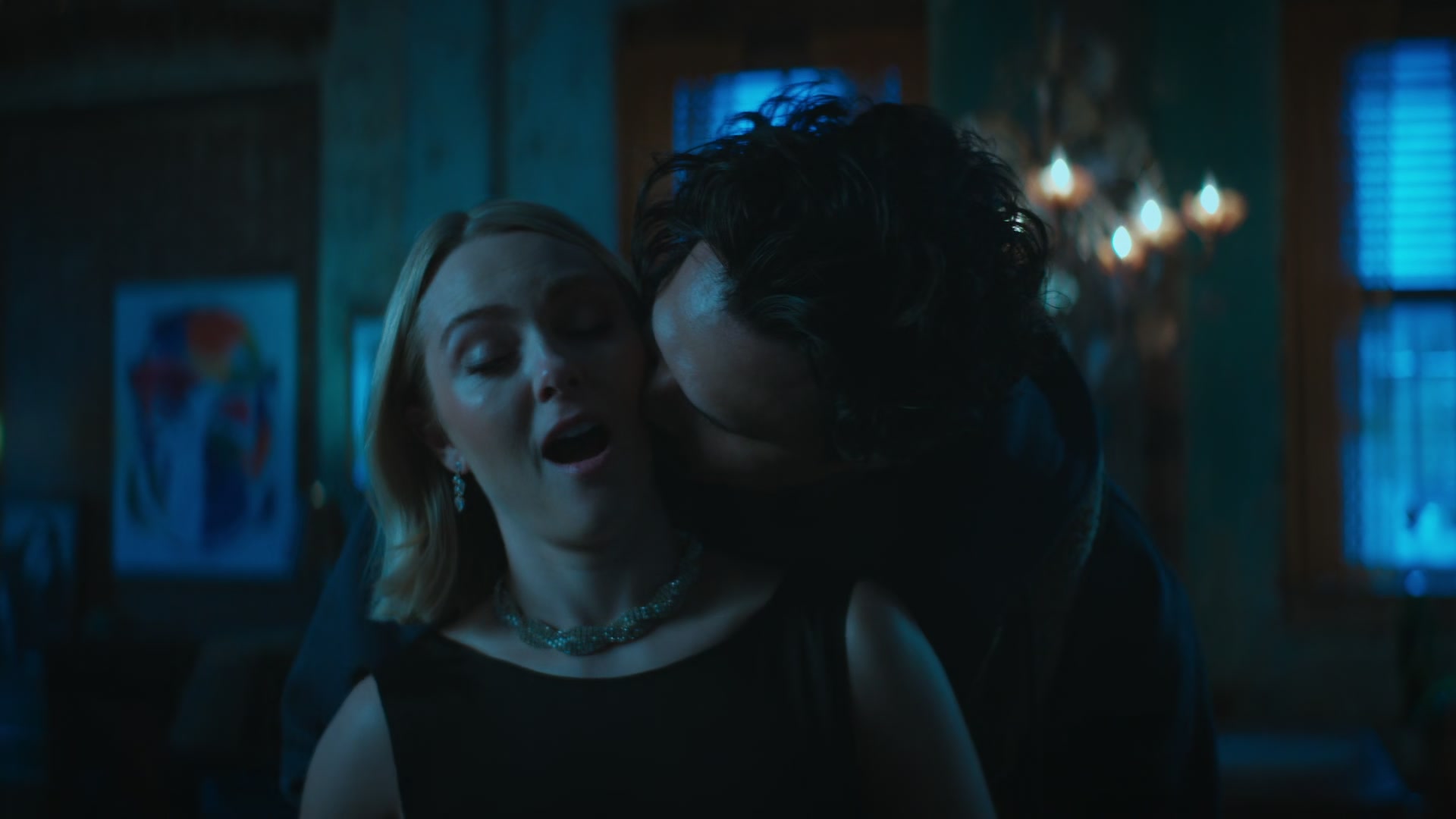 Grosse_Pointe_Garden_Society_S01E04_1080p_ASRO_000201.jpg