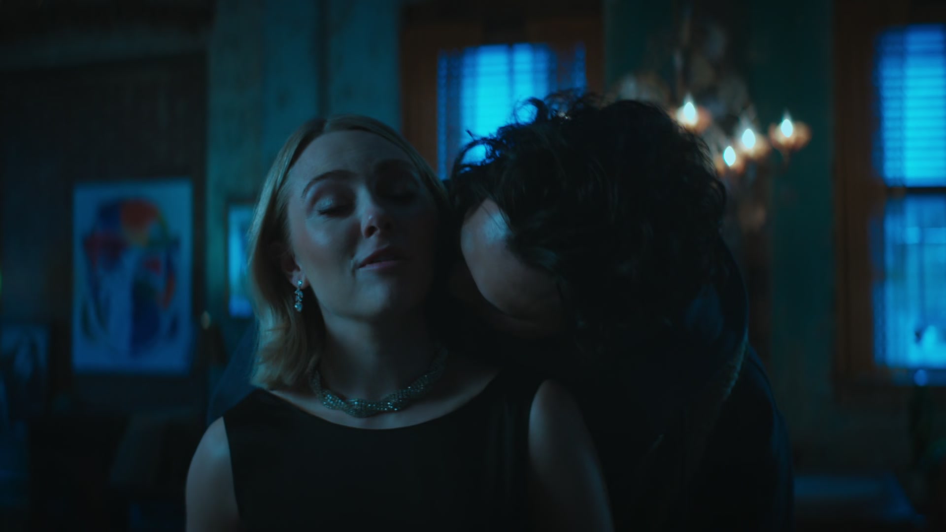 Grosse_Pointe_Garden_Society_S01E04_1080p_ASRO_000202.jpg