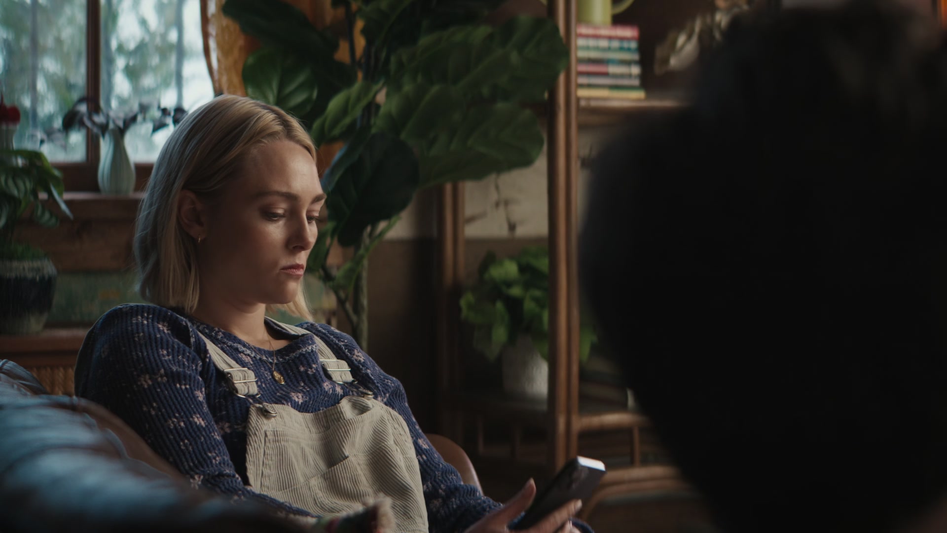 Grosse_Pointe_Garden_Society_S01E04_1080p_ASRO_000358.jpg