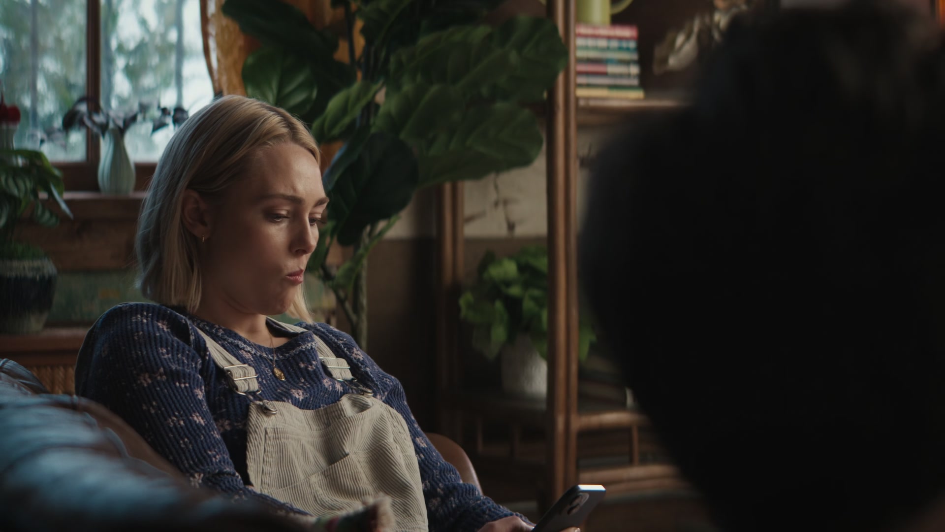 Grosse_Pointe_Garden_Society_S01E04_1080p_ASRO_000359.jpg