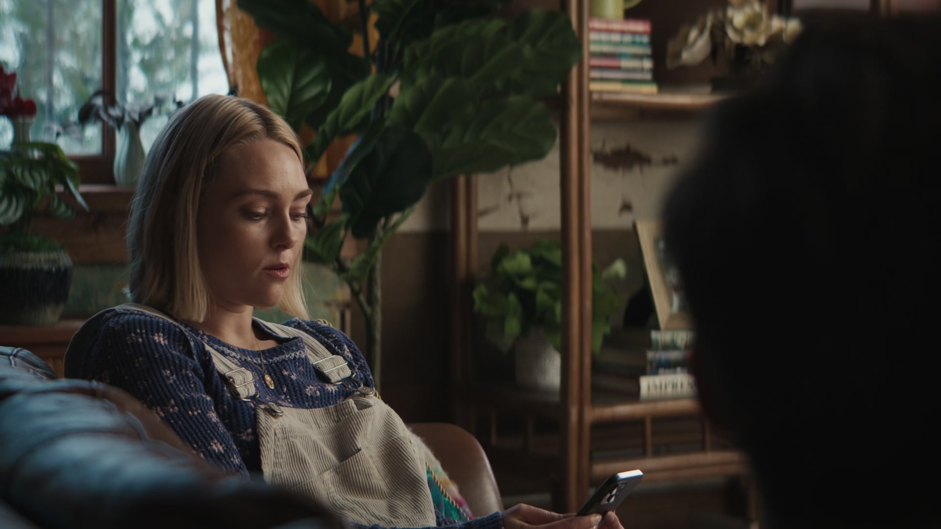 Grosse_Pointe_Garden_Society_S01E04_1080p_ASRO_000375.jpg