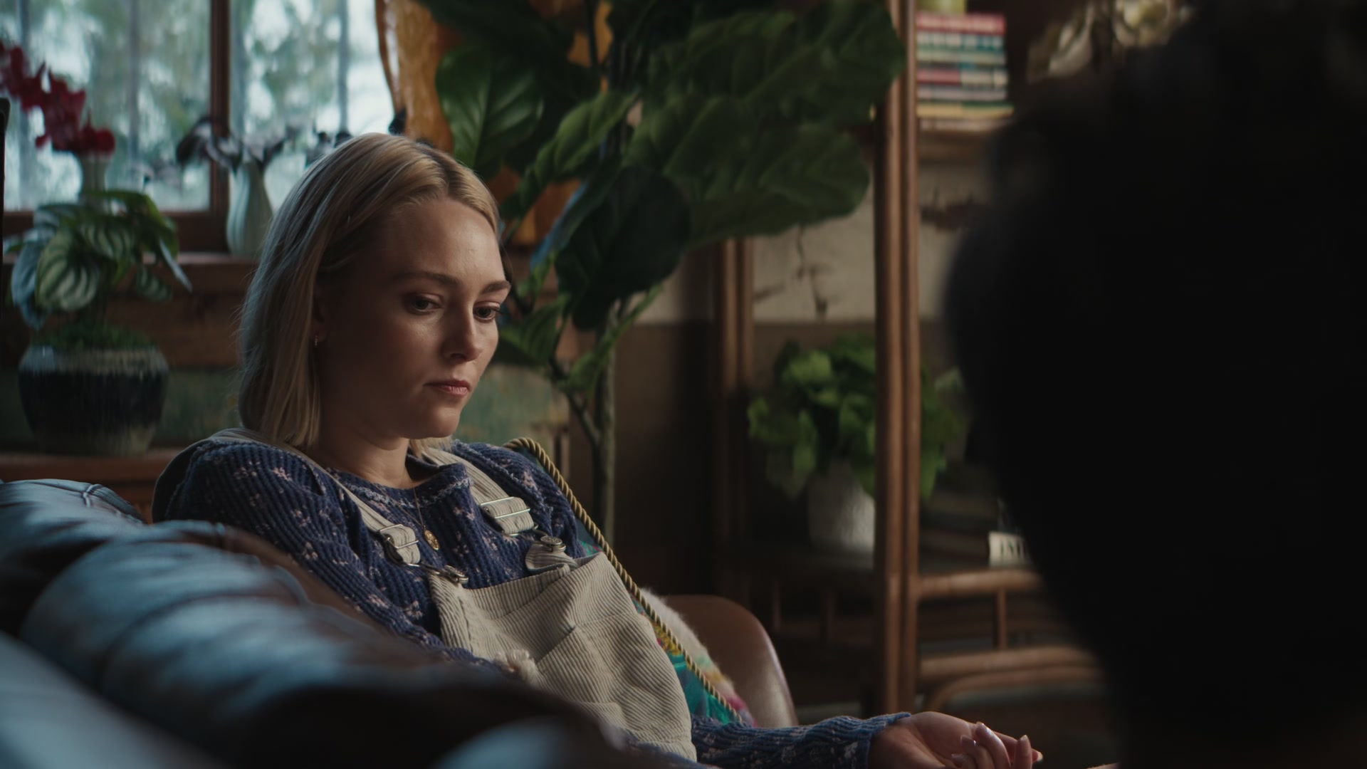 Grosse_Pointe_Garden_Society_S01E04_1080p_ASRO_000383.jpg