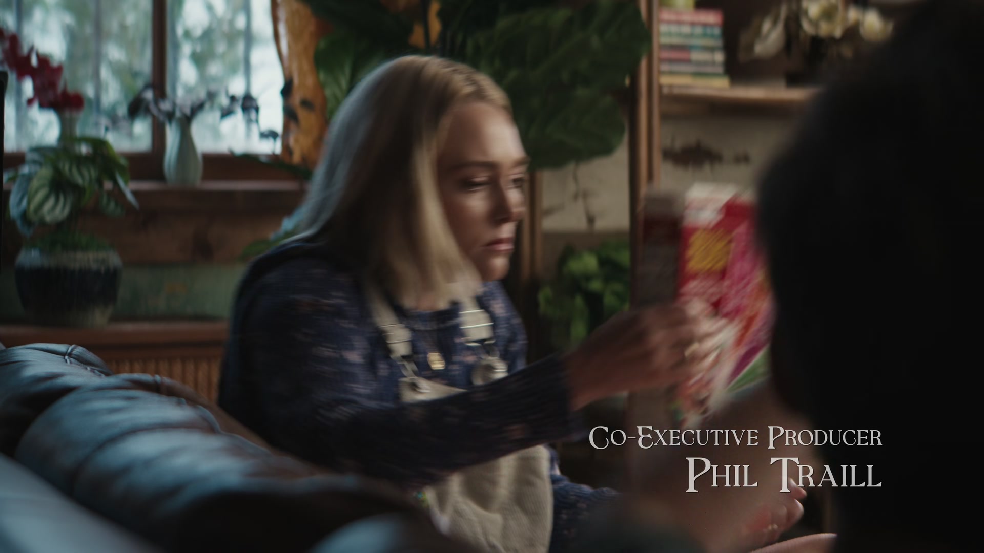 Grosse_Pointe_Garden_Society_S01E04_1080p_ASRO_000389.jpg