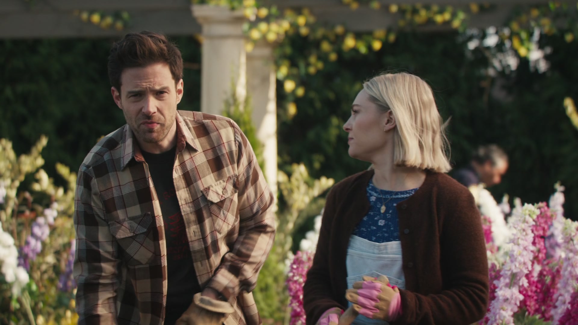 Grosse_Pointe_Garden_Society_S01E04_1080p_ASRO_000567.jpg