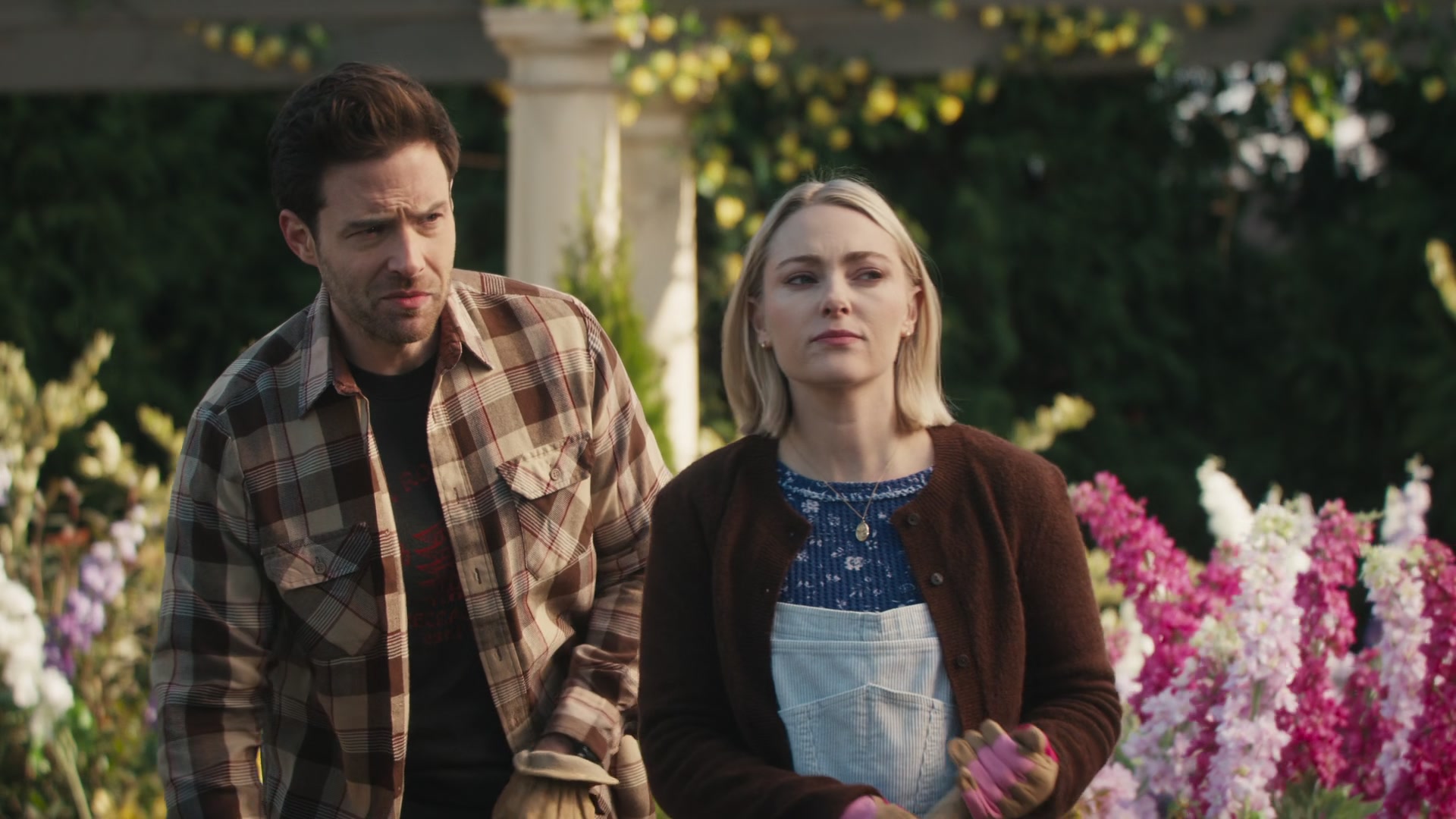 Grosse_Pointe_Garden_Society_S01E04_1080p_ASRO_000569.jpg