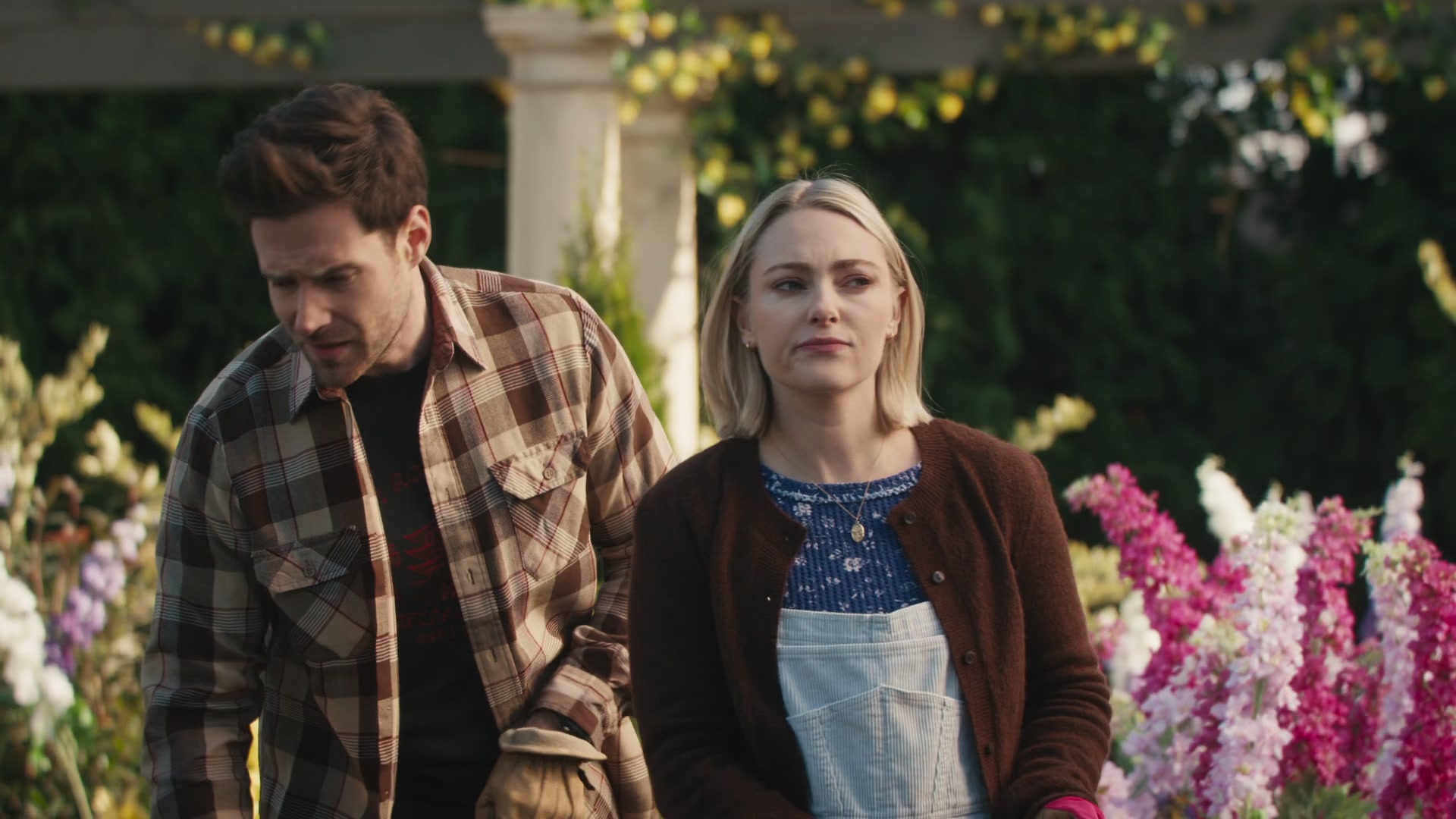 Grosse_Pointe_Garden_Society_S01E04_1080p_ASRO_000570.jpg