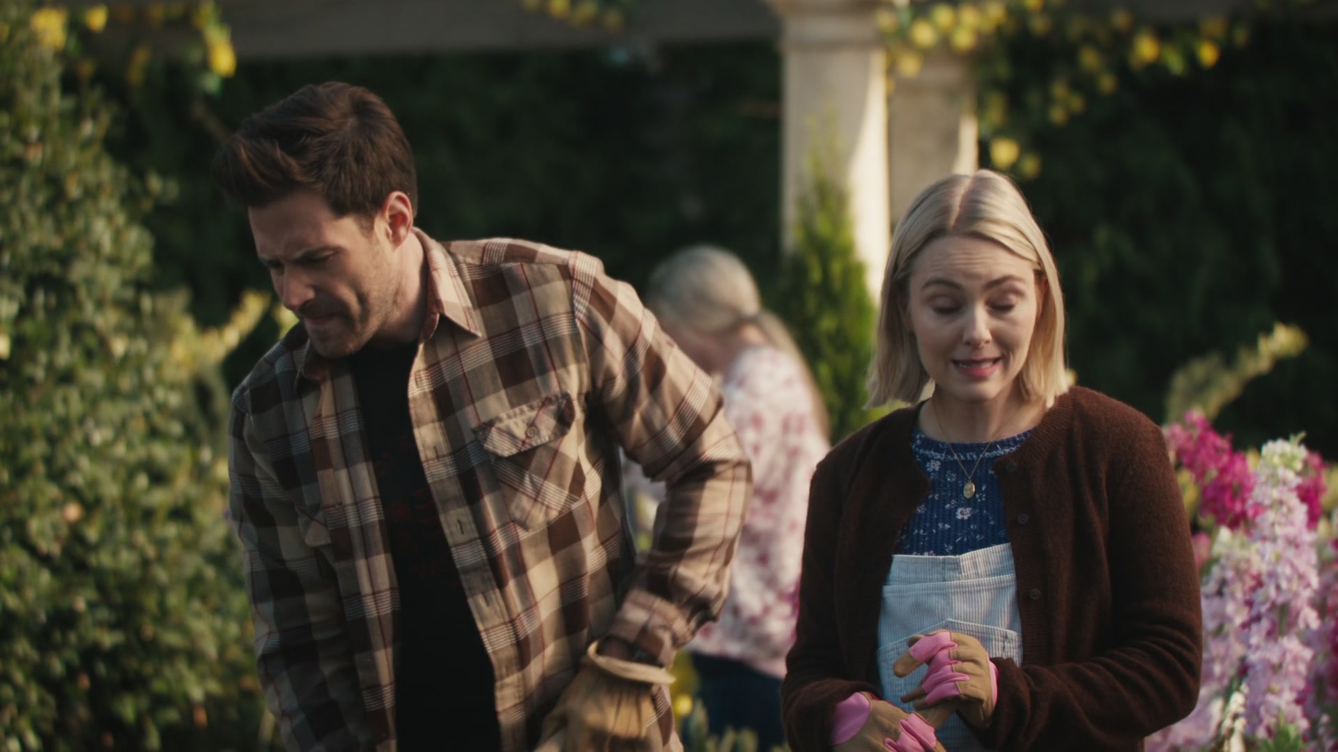 Grosse_Pointe_Garden_Society_S01E04_1080p_ASRO_000576.jpg
