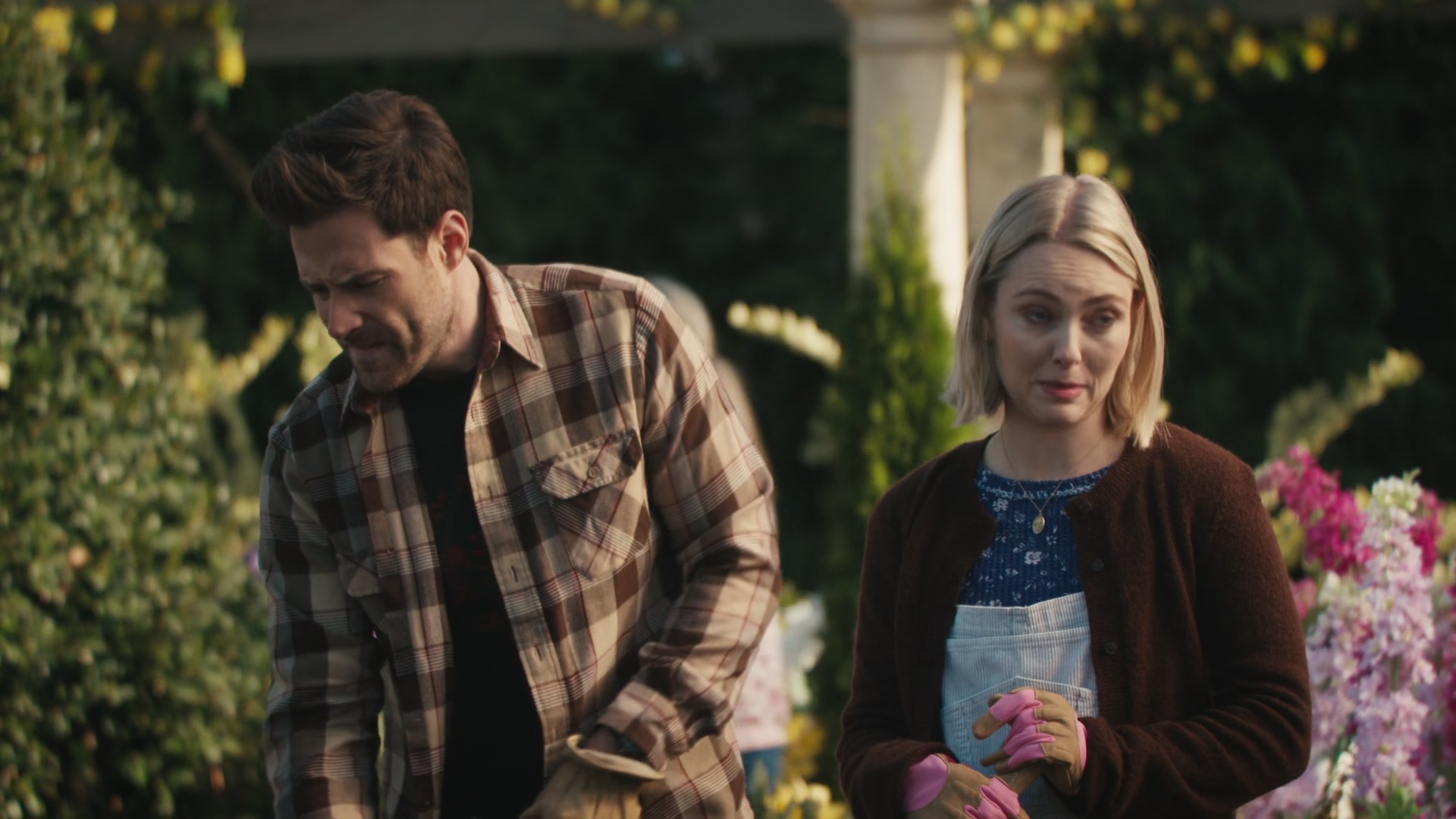 Grosse_Pointe_Garden_Society_S01E04_1080p_ASRO_000577.jpg