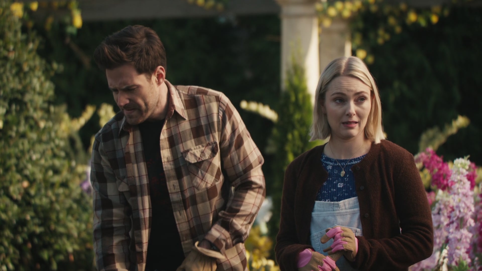 Grosse_Pointe_Garden_Society_S01E04_1080p_ASRO_000578.jpg