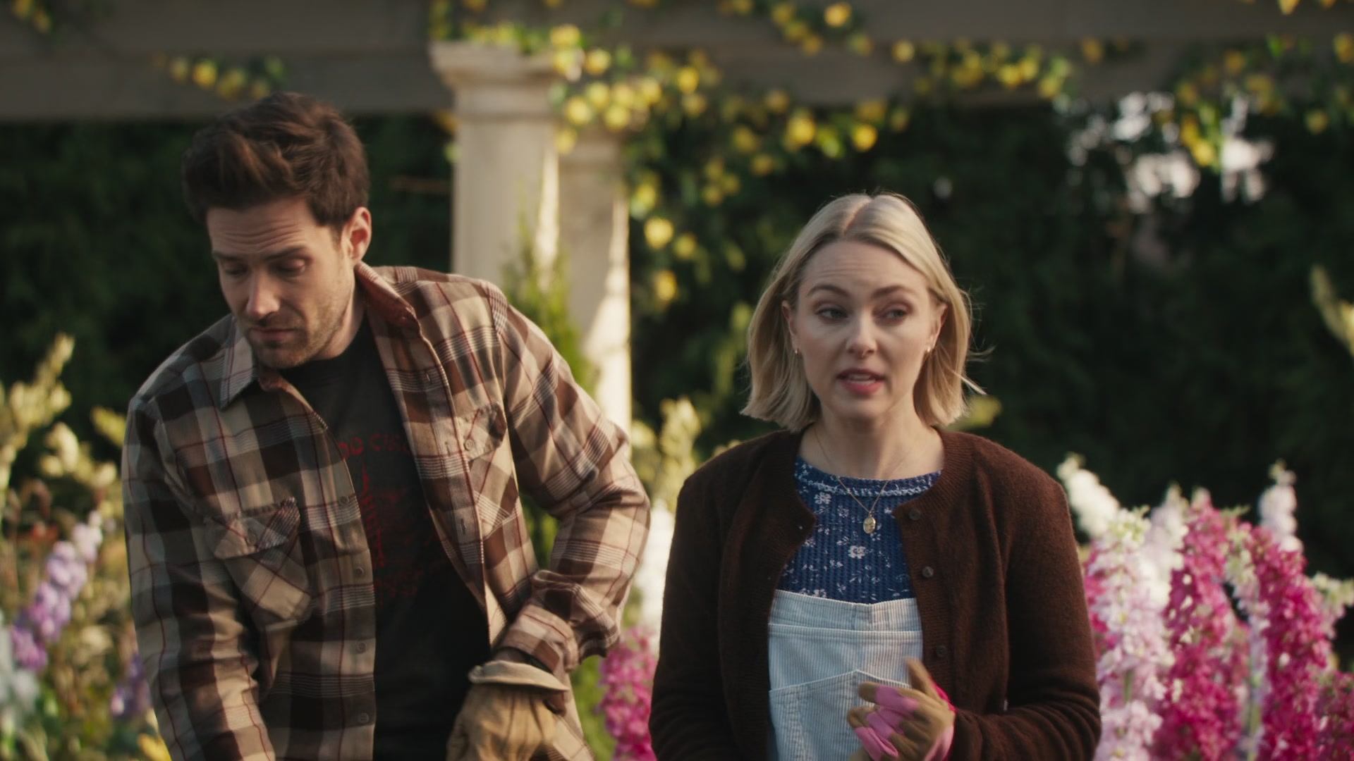 Grosse_Pointe_Garden_Society_S01E04_1080p_ASRO_000594.jpg