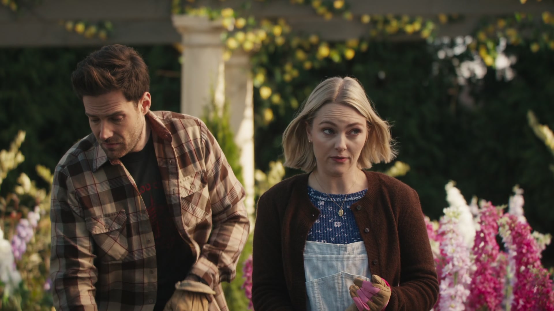 Grosse_Pointe_Garden_Society_S01E04_1080p_ASRO_000596.jpg