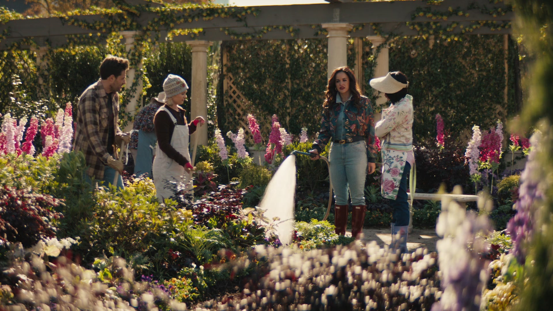 Grosse_Pointe_Garden_Society_S01E04_1080p_ASRO_000643.jpg