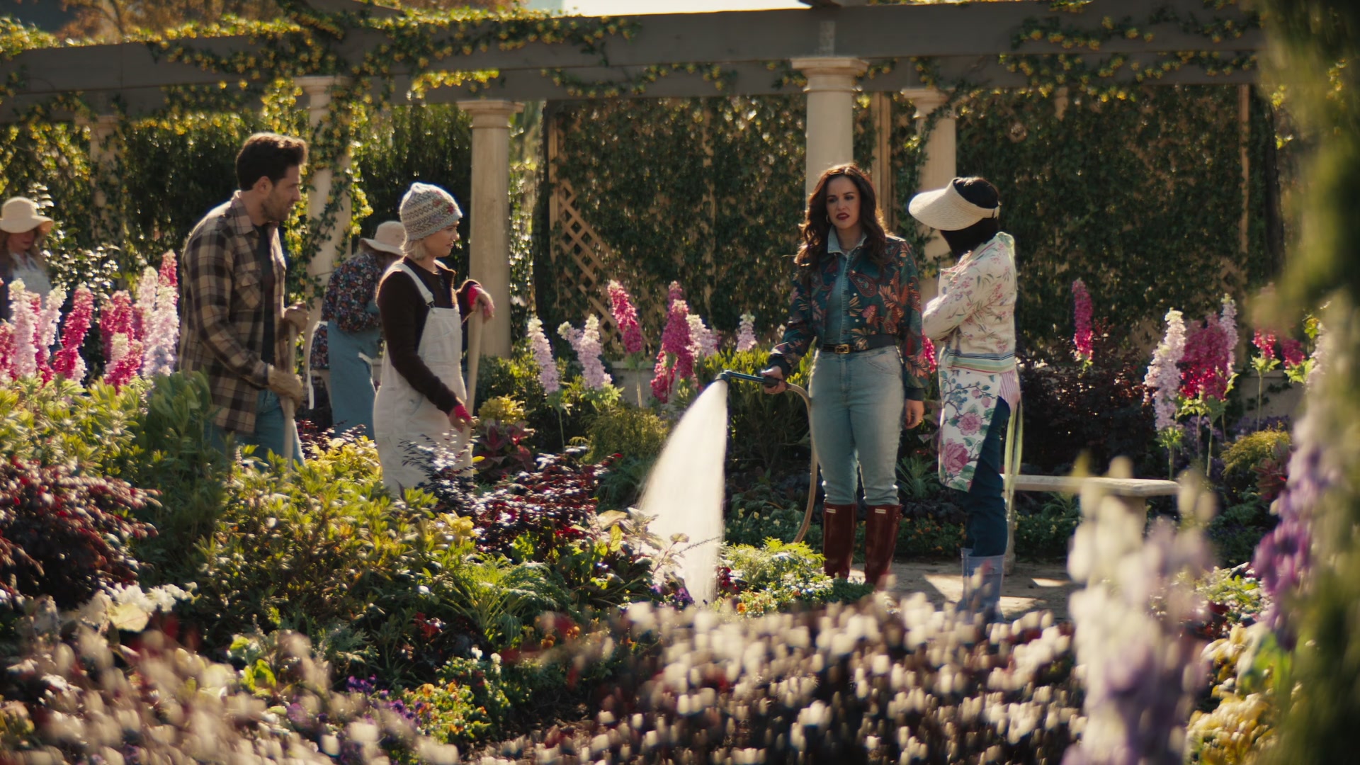 Grosse_Pointe_Garden_Society_S01E04_1080p_ASRO_000645.jpg