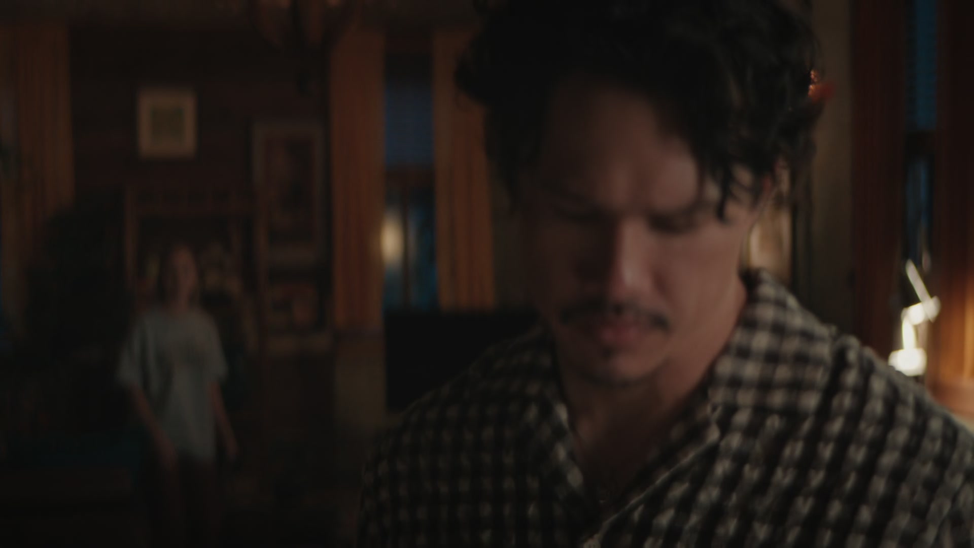 Grosse_Pointe_Garden_Society_S01E04_1080p_ASRO_000879.jpg