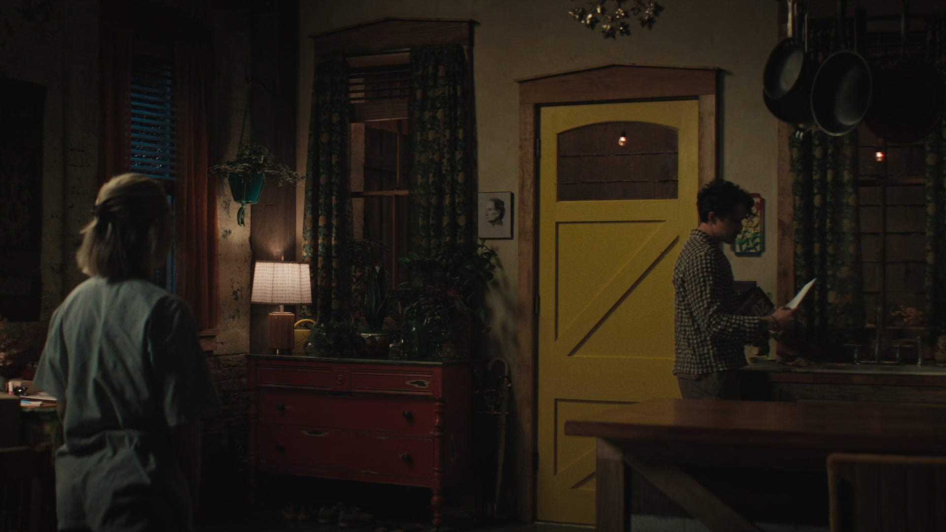Grosse_Pointe_Garden_Society_S01E04_1080p_ASRO_000895.jpg