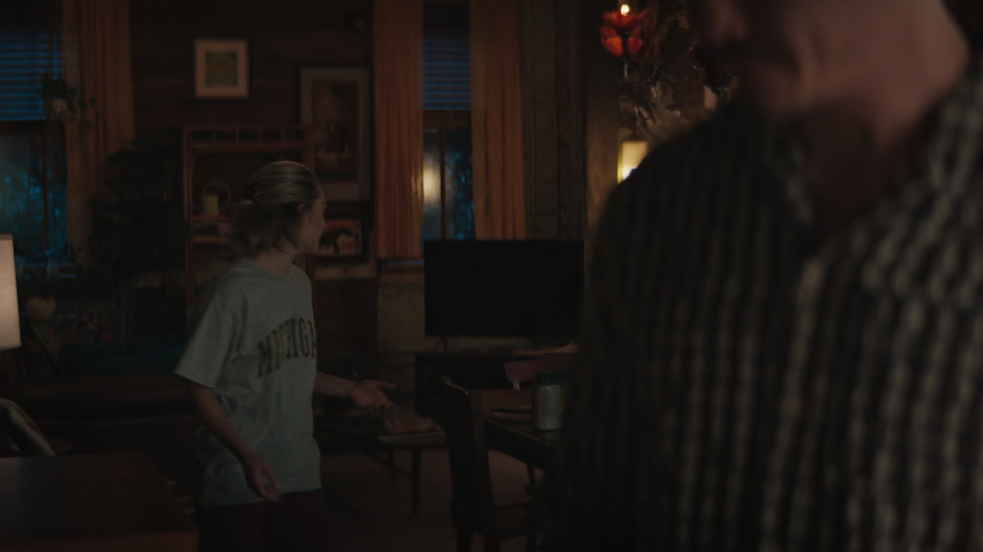 Grosse_Pointe_Garden_Society_S01E04_1080p_ASRO_000900.jpg