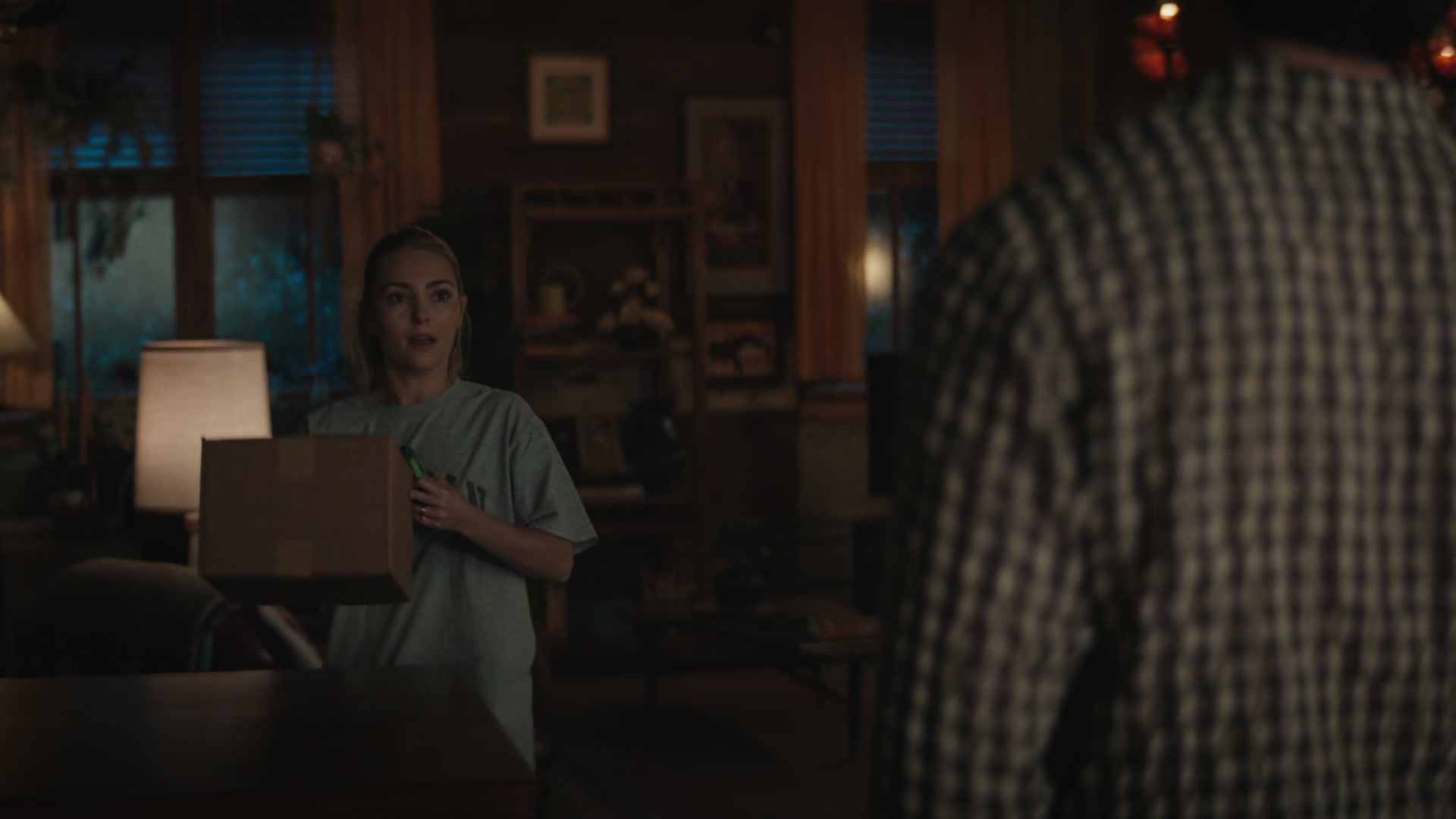 Grosse_Pointe_Garden_Society_S01E04_1080p_ASRO_000910.jpg