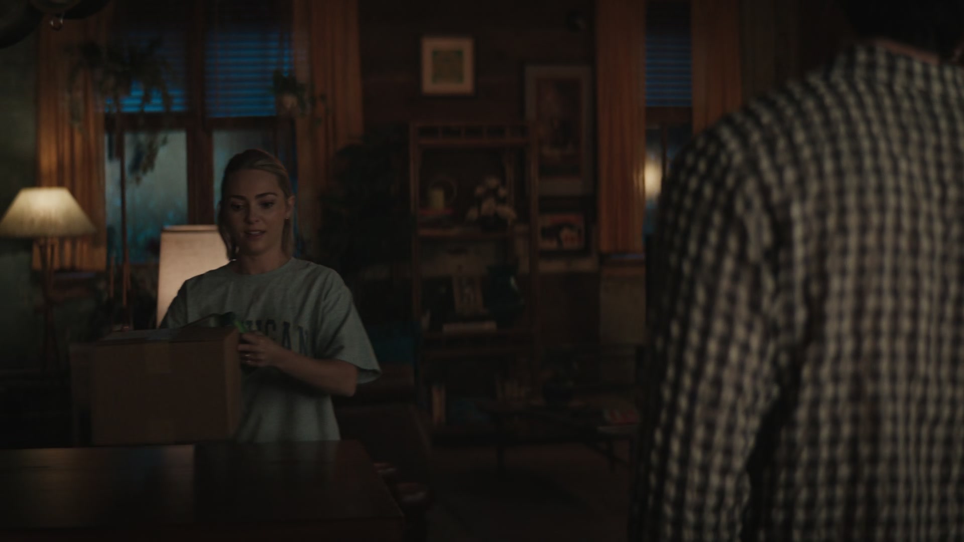Grosse_Pointe_Garden_Society_S01E04_1080p_ASRO_000911.jpg