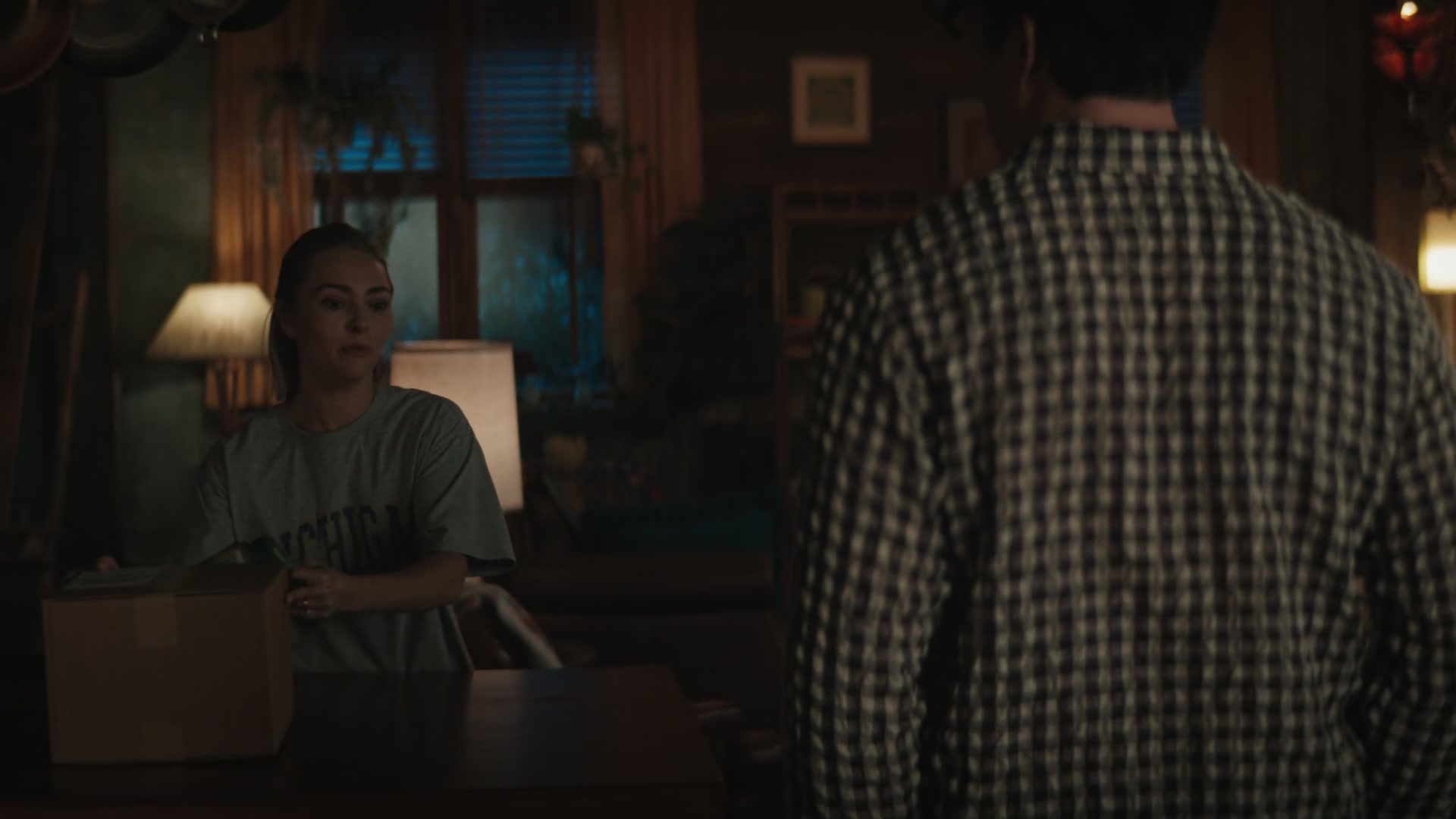 Grosse_Pointe_Garden_Society_S01E04_1080p_ASRO_000913.jpg
