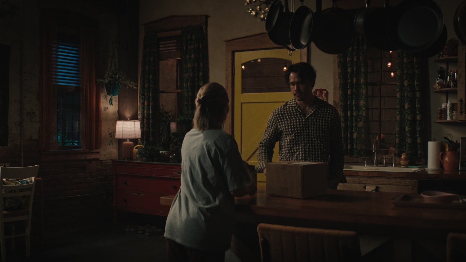 Grosse_Pointe_Garden_Society_S01E04_1080p_ASRO_000916.jpg Grosse_Pointe_Garden_Society_S01E04_1080p_ASRO_000916.jpg
