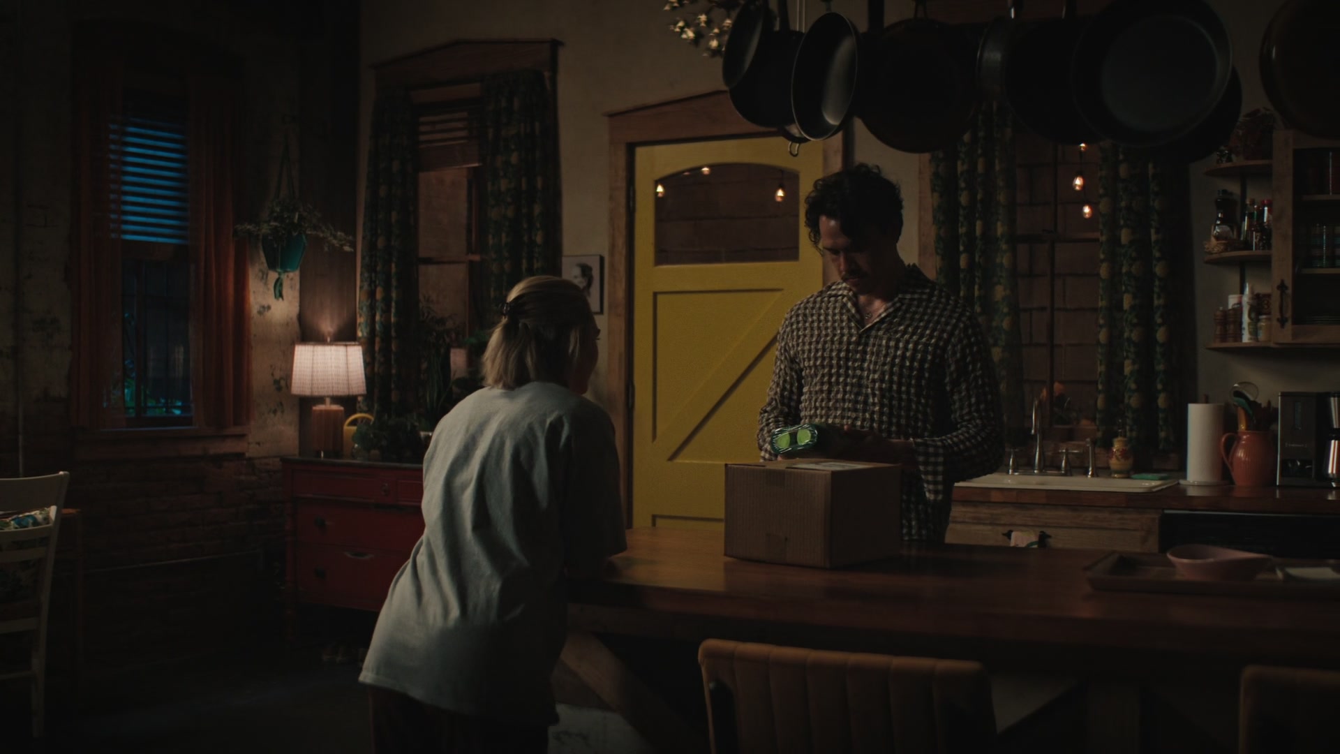 Grosse_Pointe_Garden_Society_S01E04_1080p_ASRO_000922.jpg