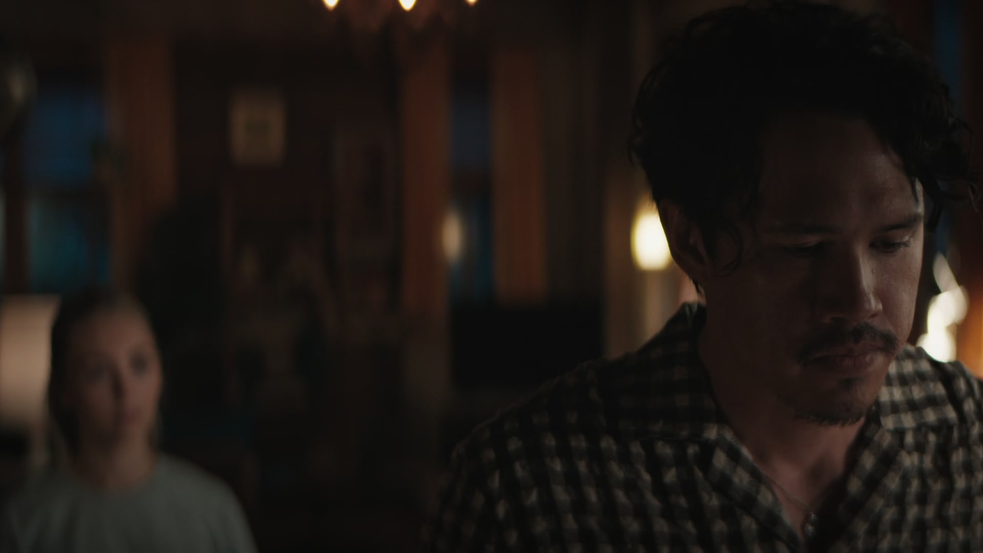 Grosse_Pointe_Garden_Society_S01E04_1080p_ASRO_001008.jpg