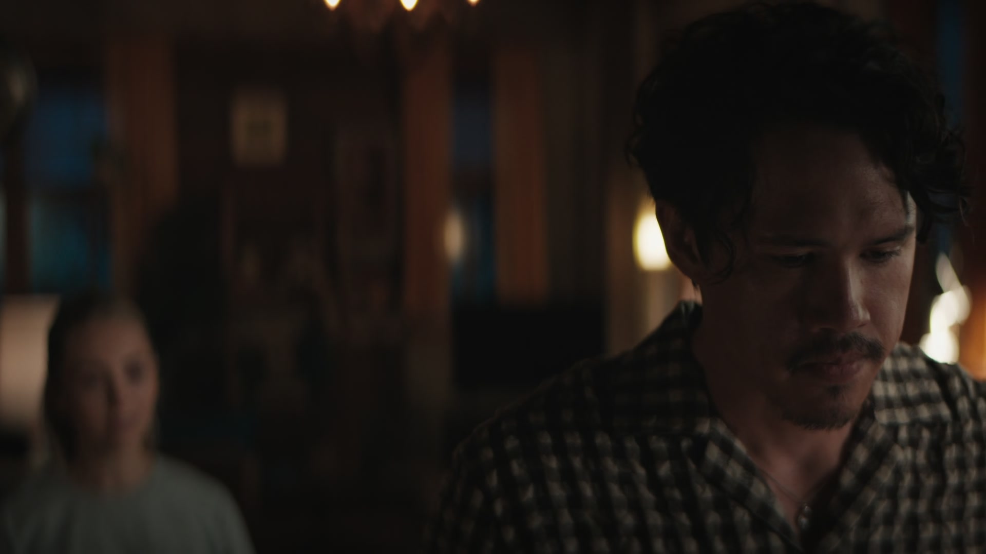 Grosse_Pointe_Garden_Society_S01E04_1080p_ASRO_001010.jpg