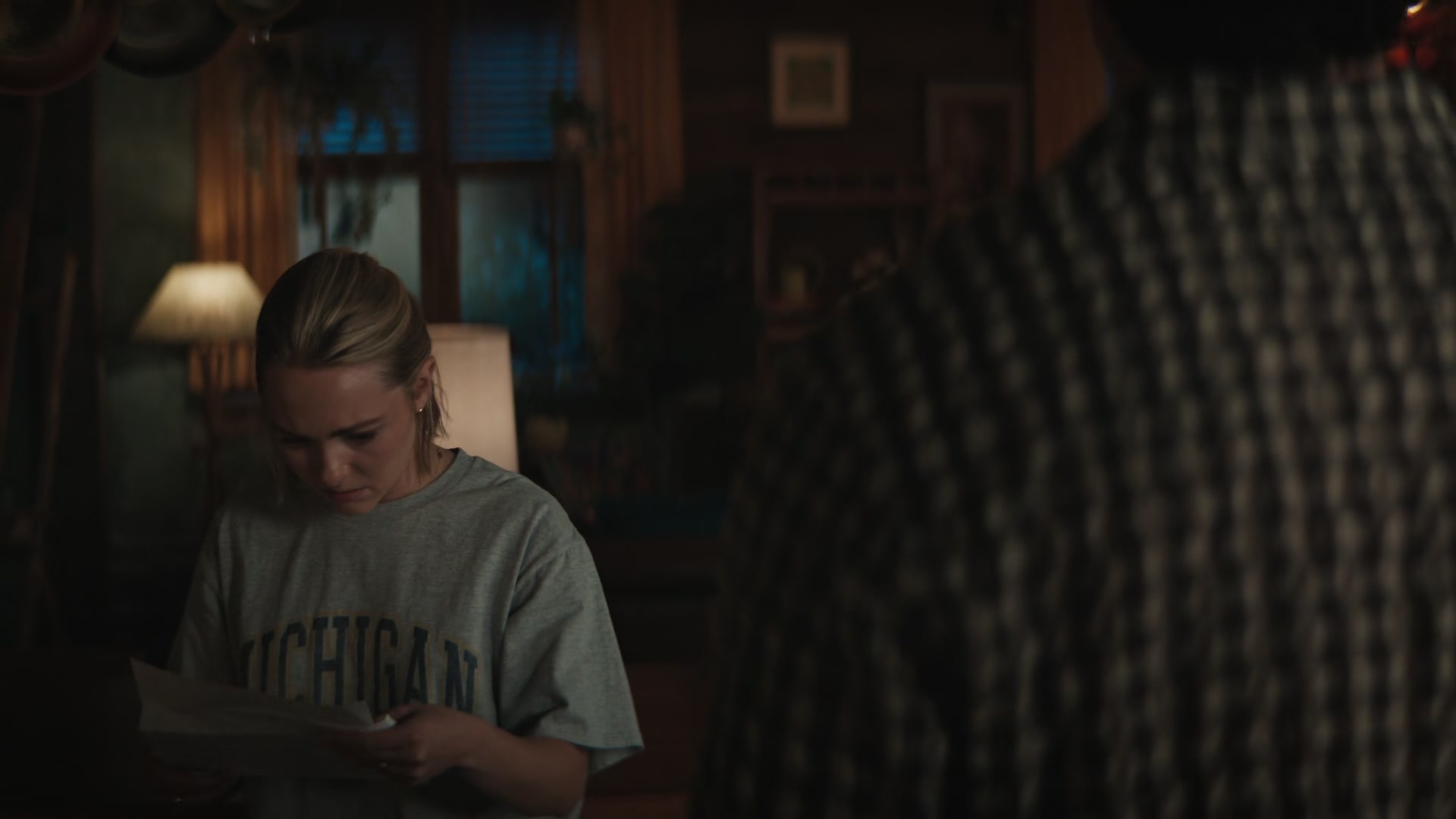 Grosse_Pointe_Garden_Society_S01E04_1080p_ASRO_001022.jpg