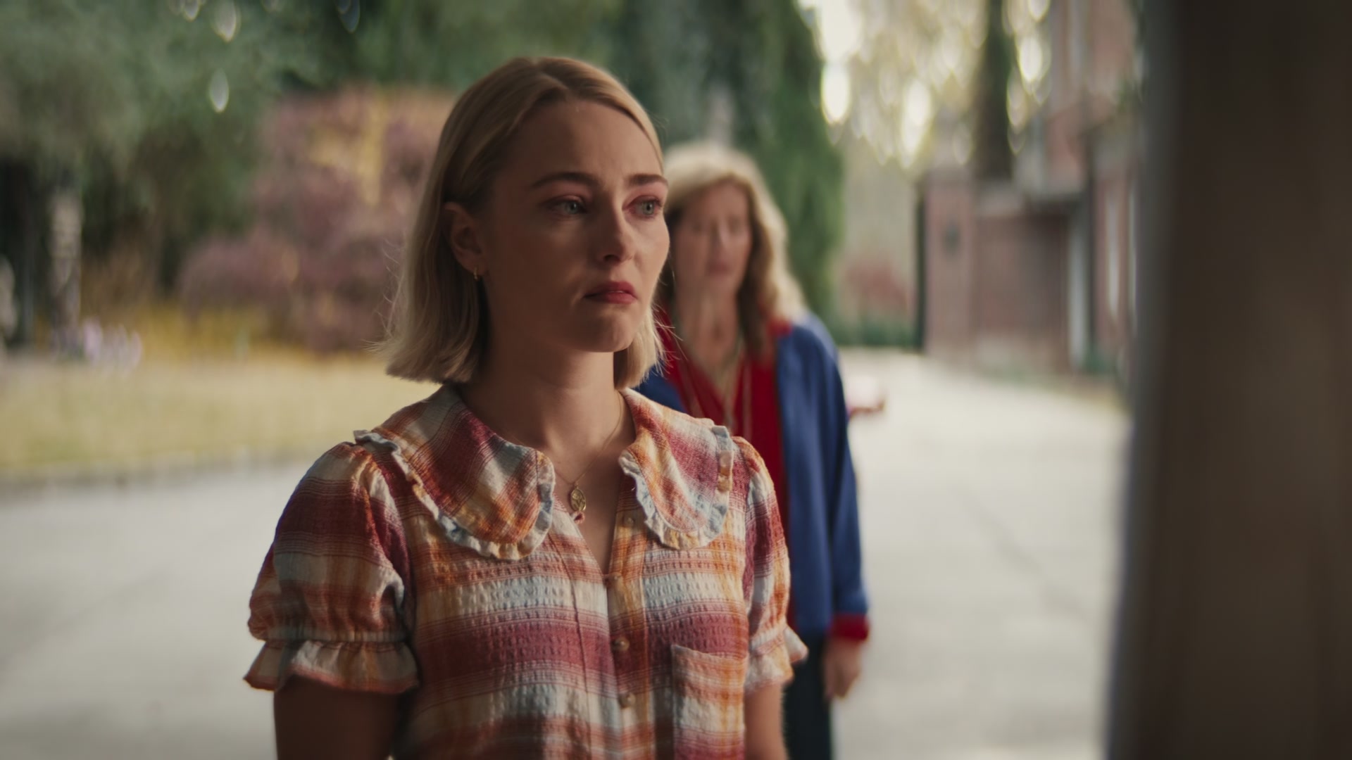Grosse_Pointe_Garden_Society_S01E04_1080p_ASRO_003346.jpg