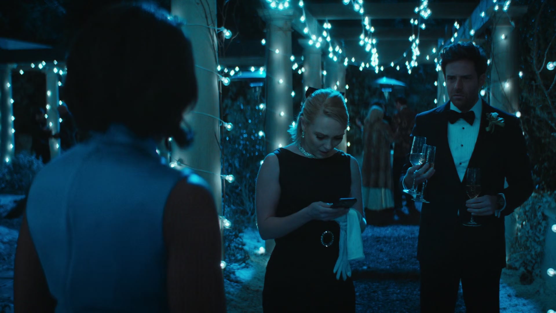 Grosse_Pointe_Garden_Society_S01E04_1080p_ASRO_003400.jpg Grosse_Pointe_Garden_Society_S01E04_1080p_ASRO_003400.jpg