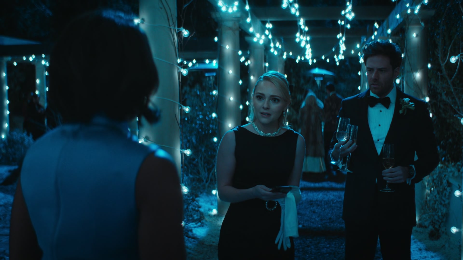 Grosse_Pointe_Garden_Society_S01E04_1080p_ASRO_003405.jpg Grosse_Pointe_Garden_Society_S01E04_1080p_ASRO_003405.jpg