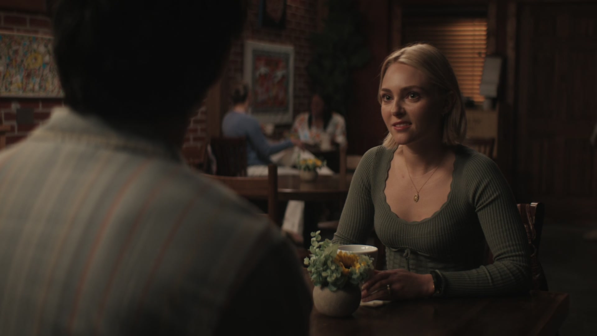 Grosse_Pointe_Garden_Society_S01E04_1080p_ASRO_004511.jpg