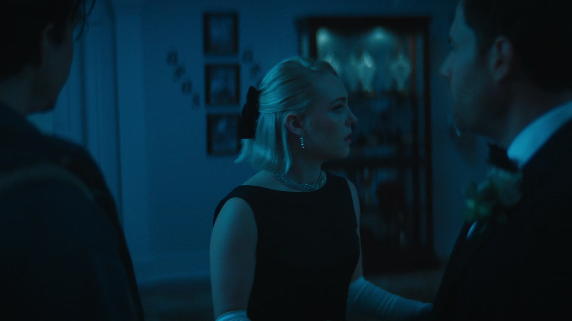 Grosse_Pointe_Garden_Society_S01E04_1080p_ASRO_004749.jpg