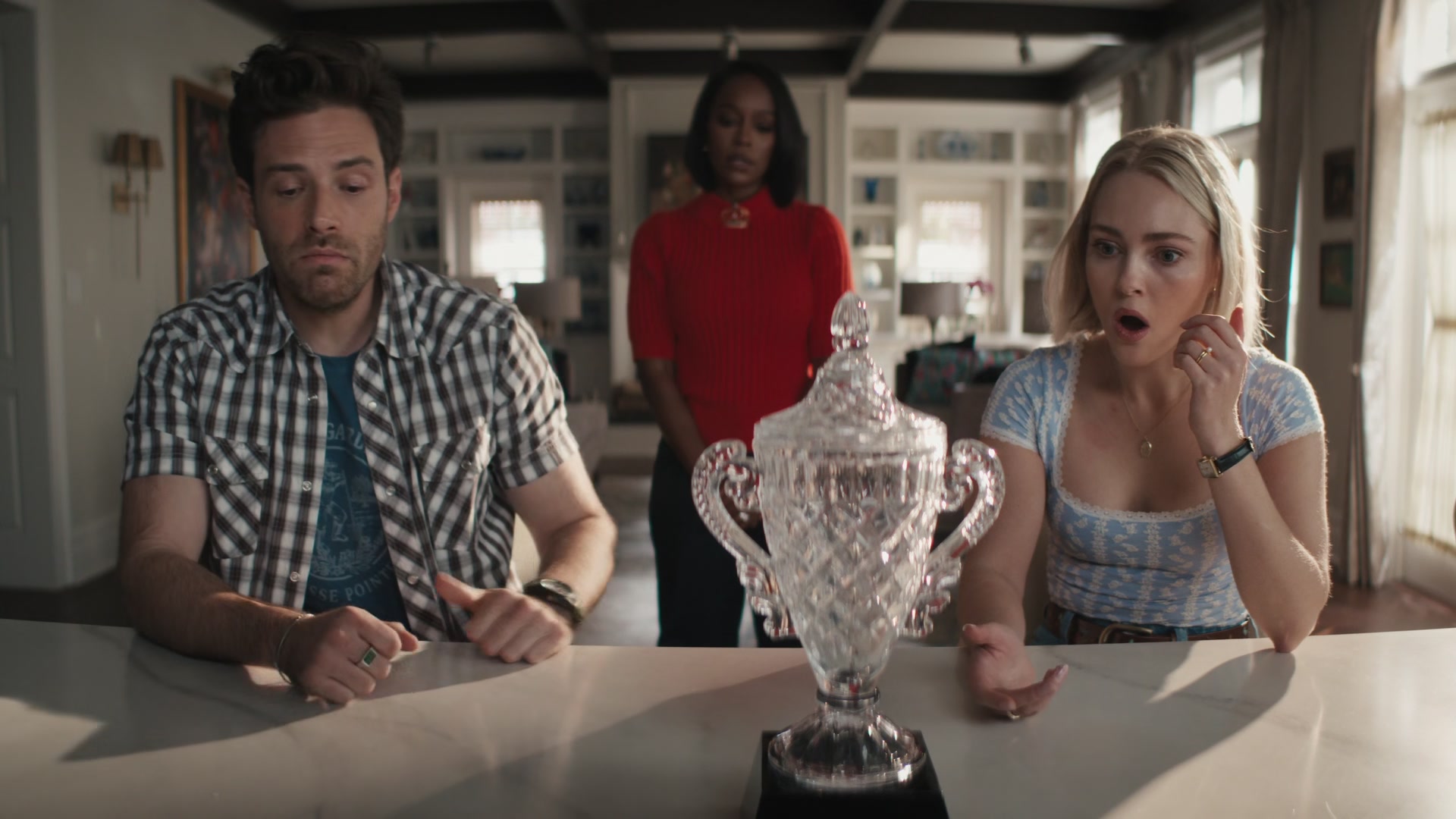Grosse_Pointe_Garden_Society_S01E04_1080p_ASRO_004952.jpg Grosse_Pointe_Garden_Society_S01E04_1080p_ASRO_004952.jpg